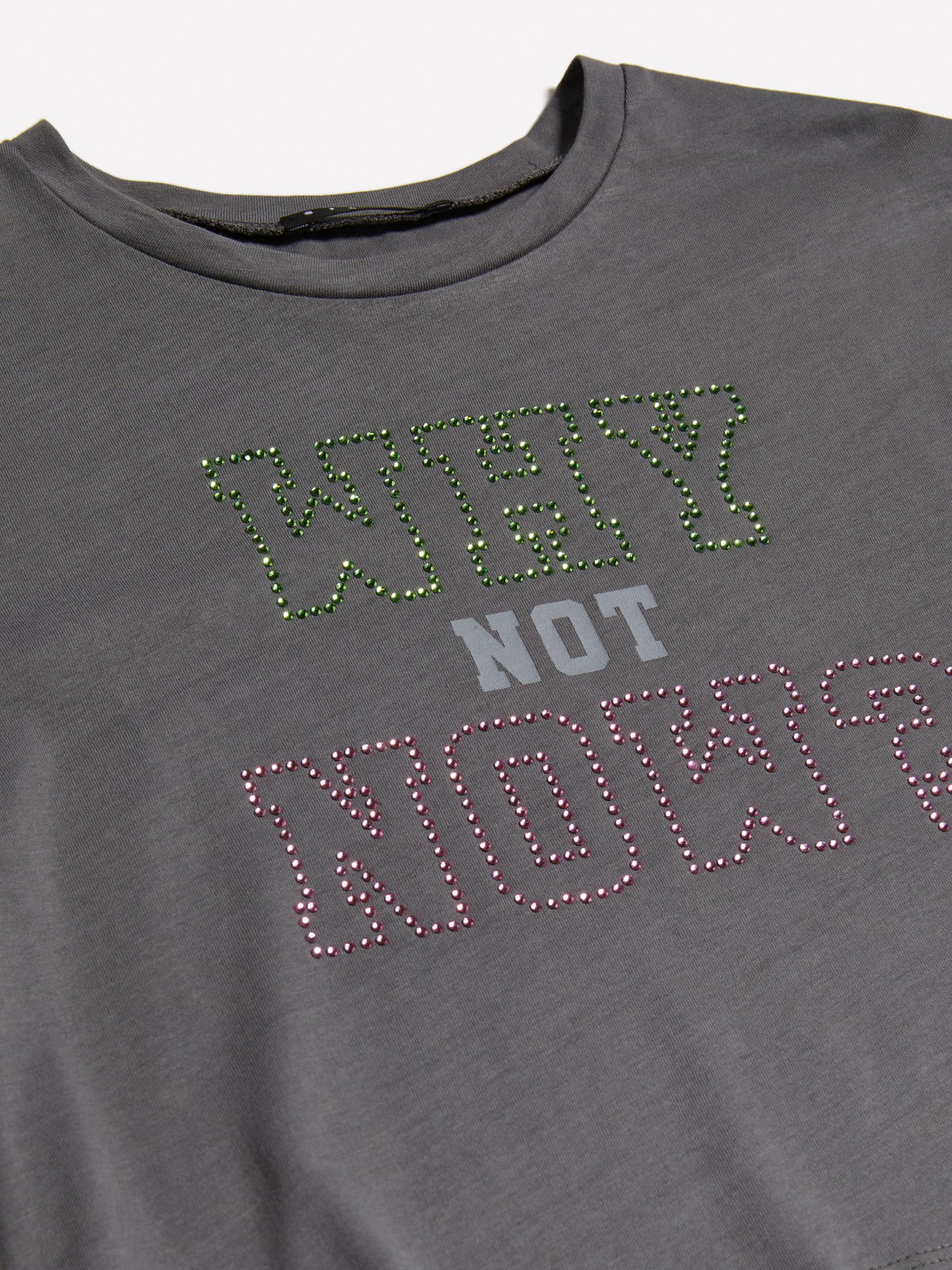 T-shirt cropped con strass