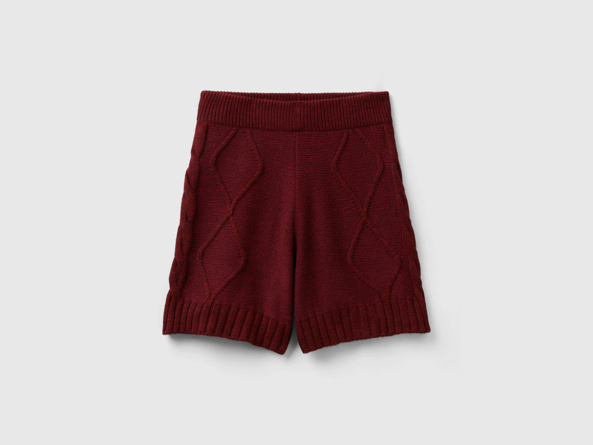 Bermuda in maglia con trecce e losanghe