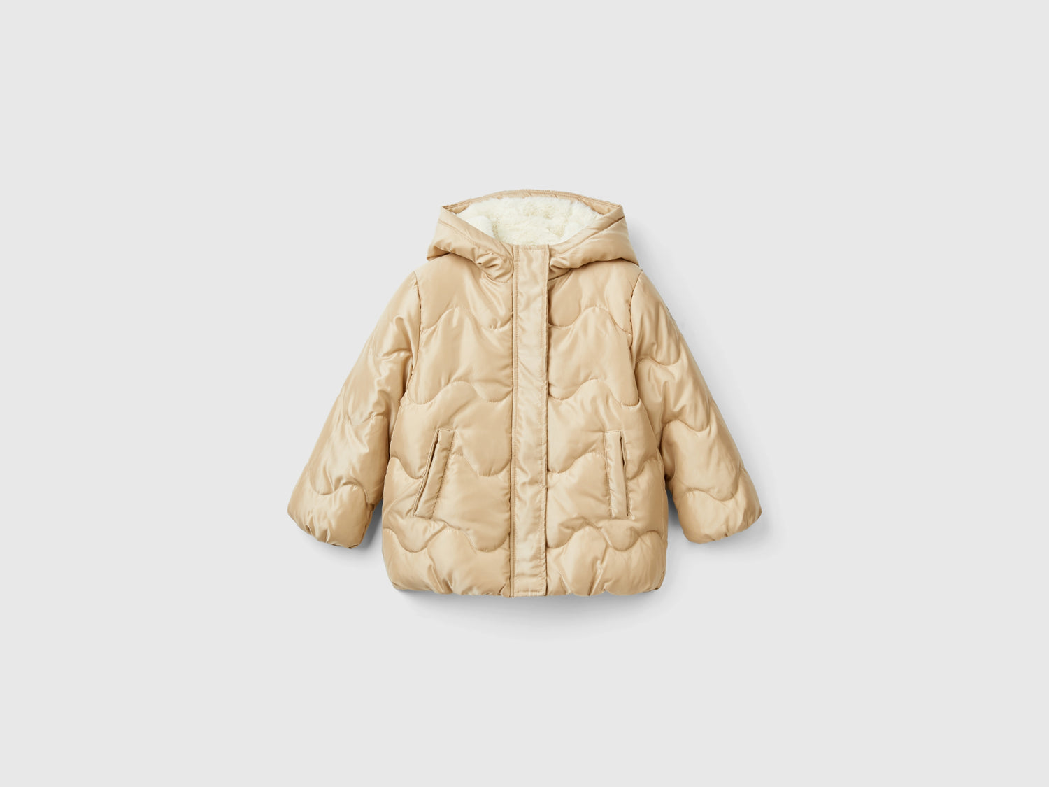 Giubbotto in nylon lucido da bimba beige | Benetton Outlet