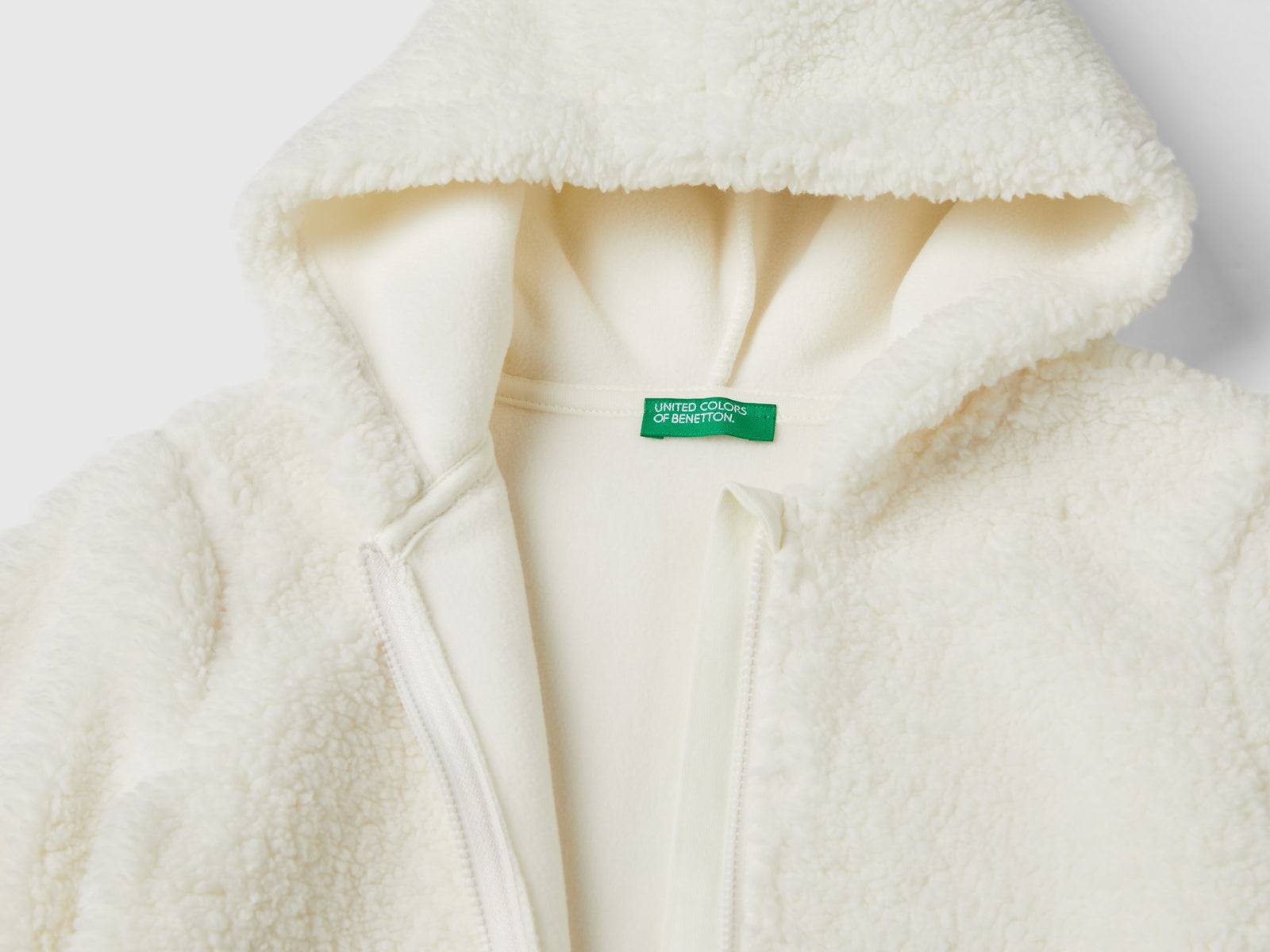 Felpa effetto orsetto con cappuccio da bimbo bianco panna 3 | Benetton Outlet