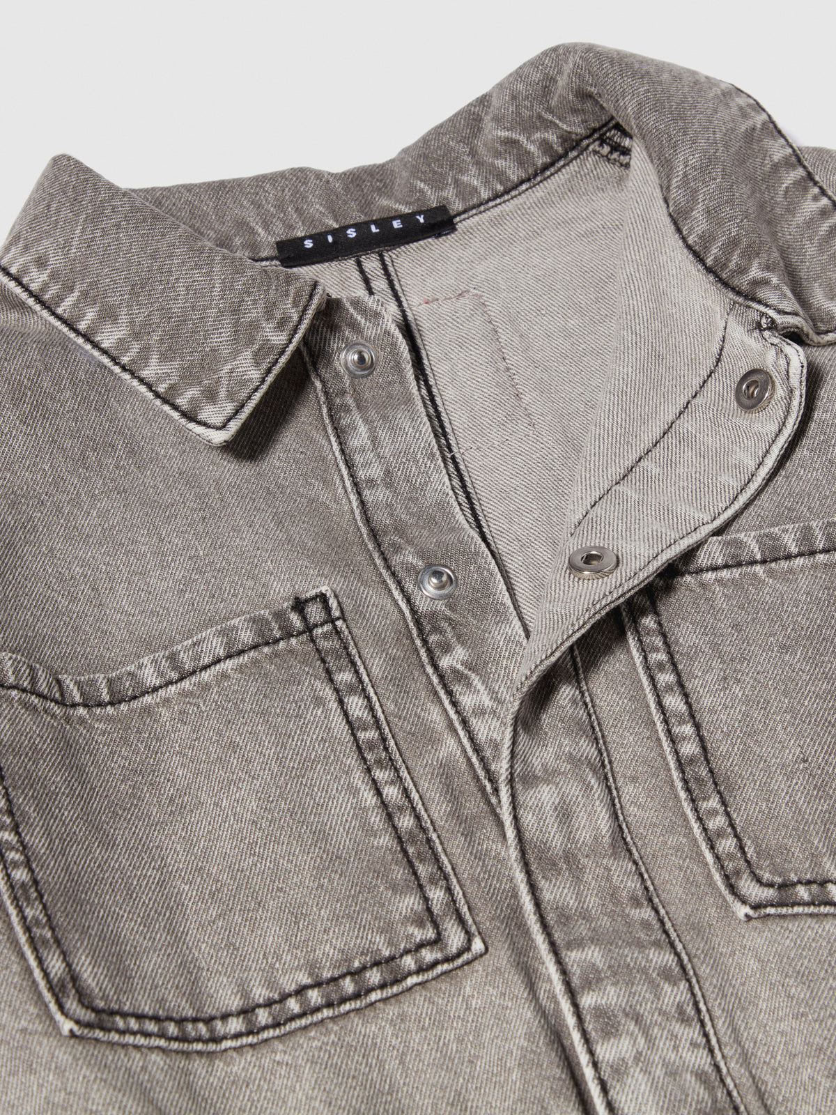 Vestito di jeans con rotture