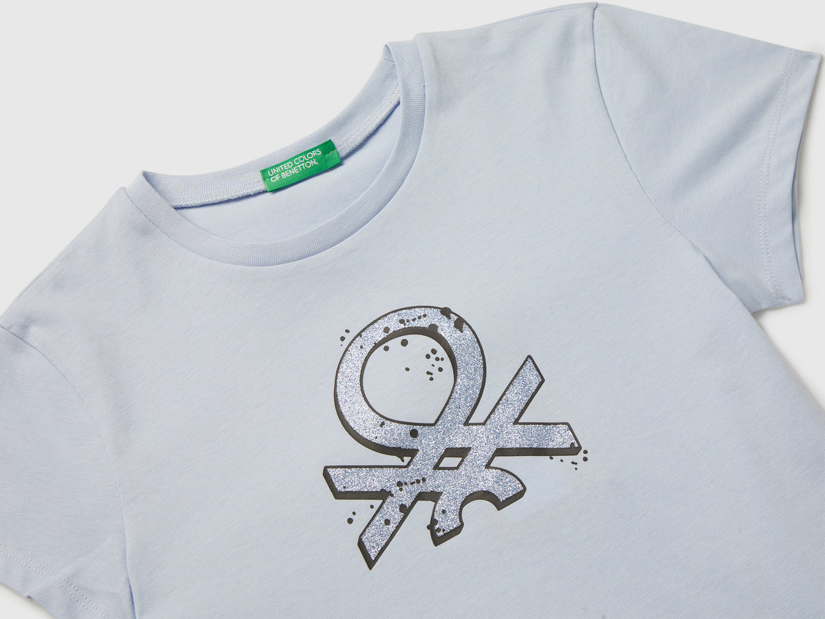 T-shirt con logo glitter