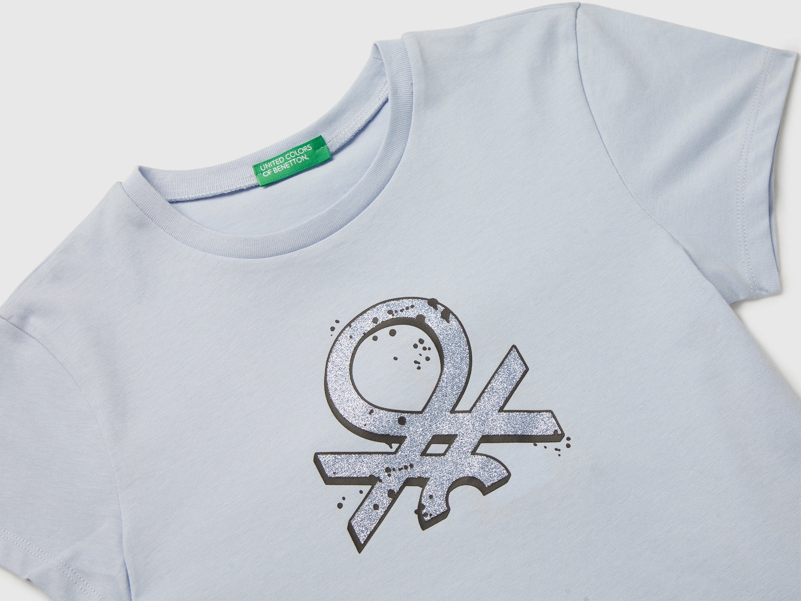 T-shirt con logo glitter da bambina azzurro 3 | Benetton Outlet