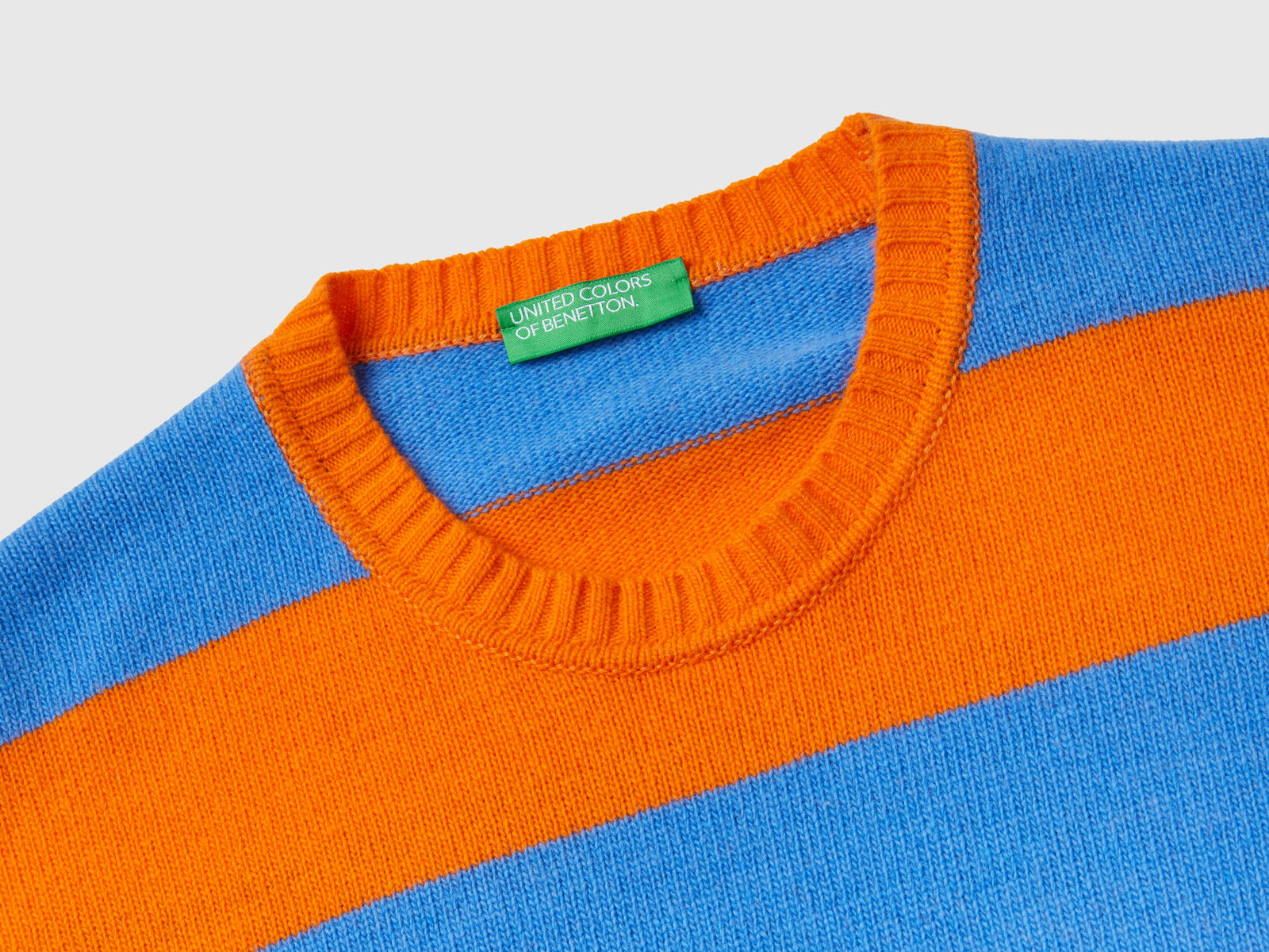 Maglione a righe bicolor da uomo arancione 3 | Benetton Outlet