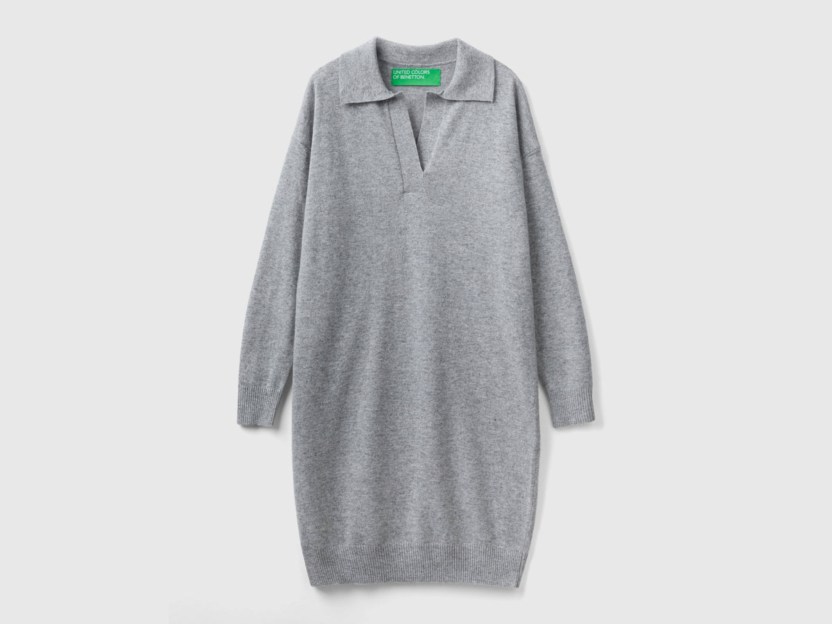 Abito in maglia con colletto