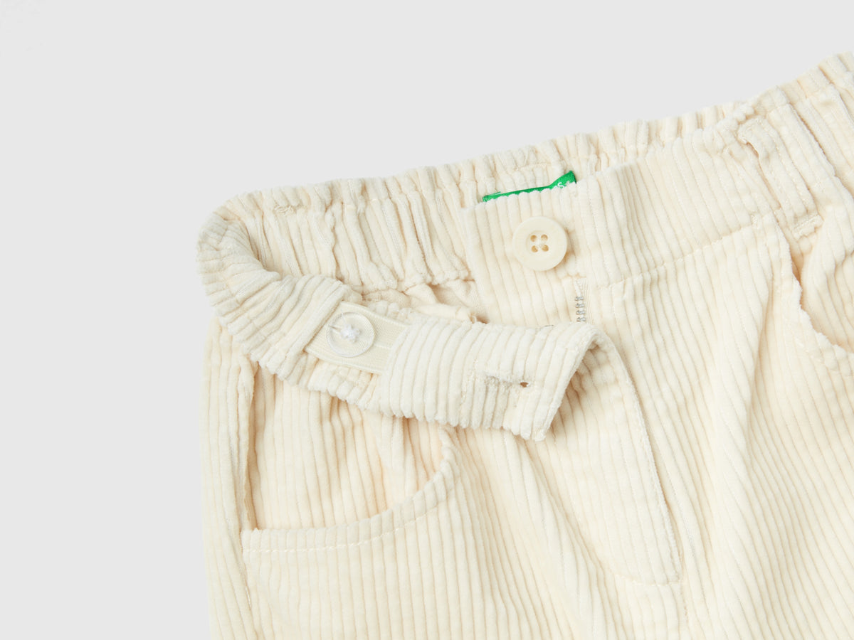 Pantaloni in velluto a coste con elastico