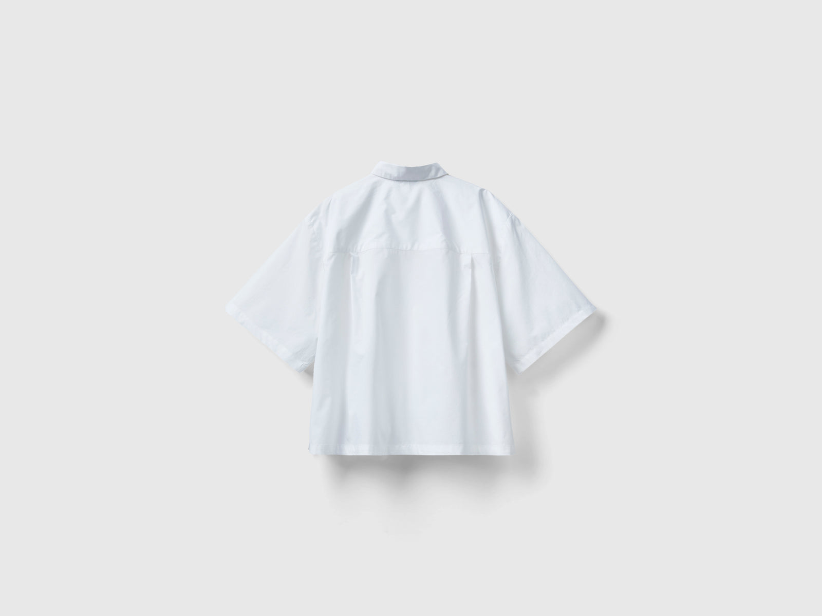 Camicia ampia boxy fit da donna bianco 2 | Benetton Outlet