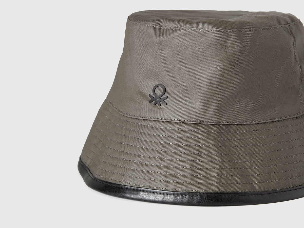 Cappello alla pescatora reversibile