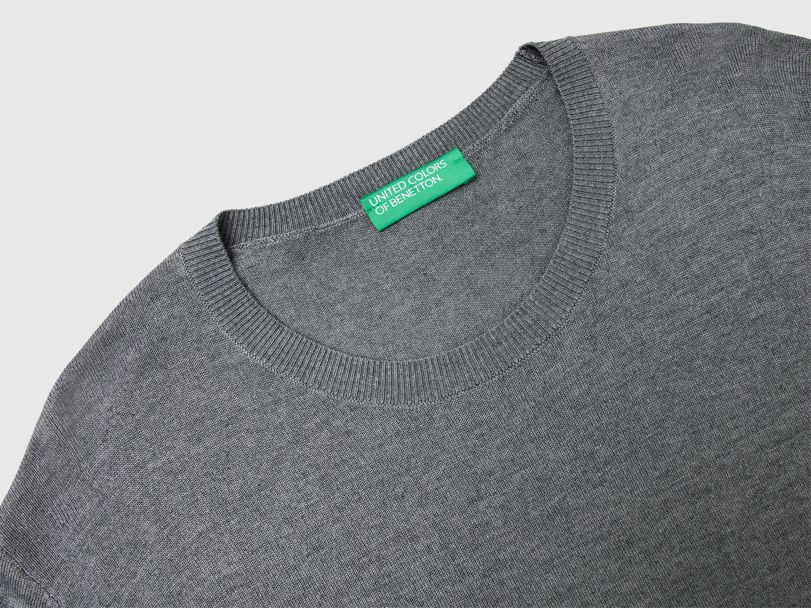 Maglia manica lunga in misto seta da donna grigio scuro 3 | Benetton Outlet