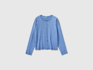 Crew-neck button-up cardigan