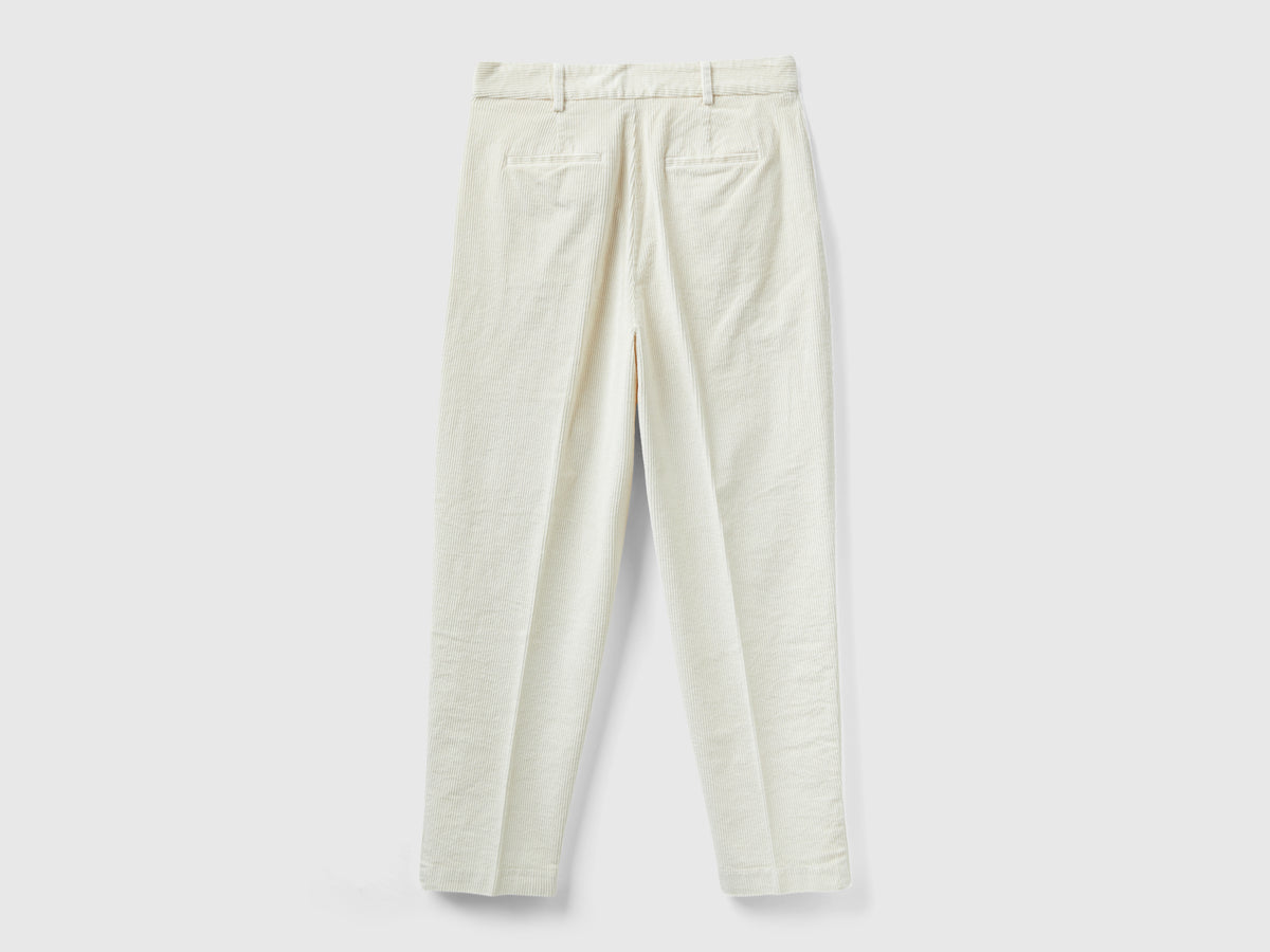 Pantaloni cropped in velluto a coste