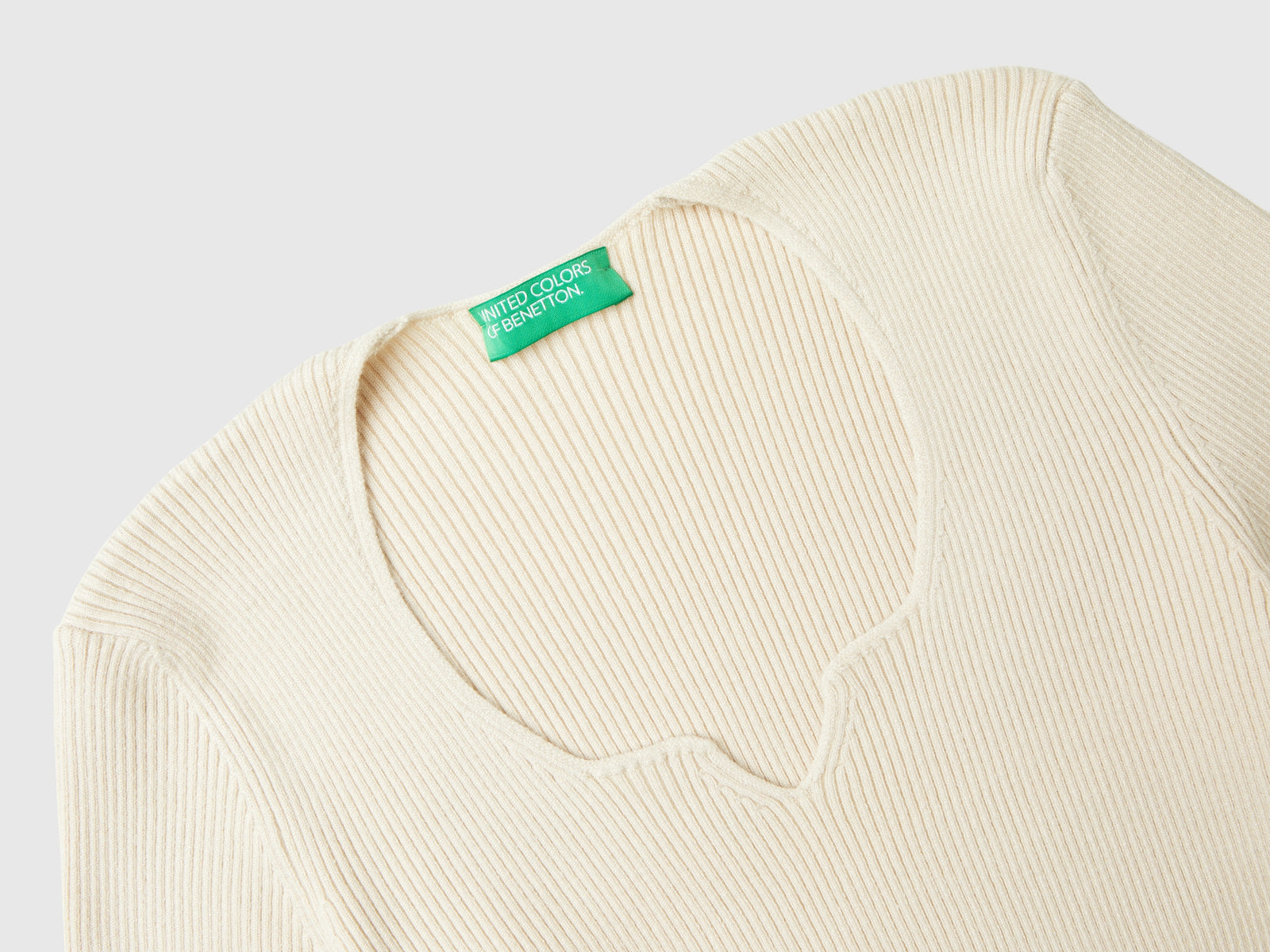 Maglia con scollo a cuore da donna bianco panna 3 | Benetton Outlet
