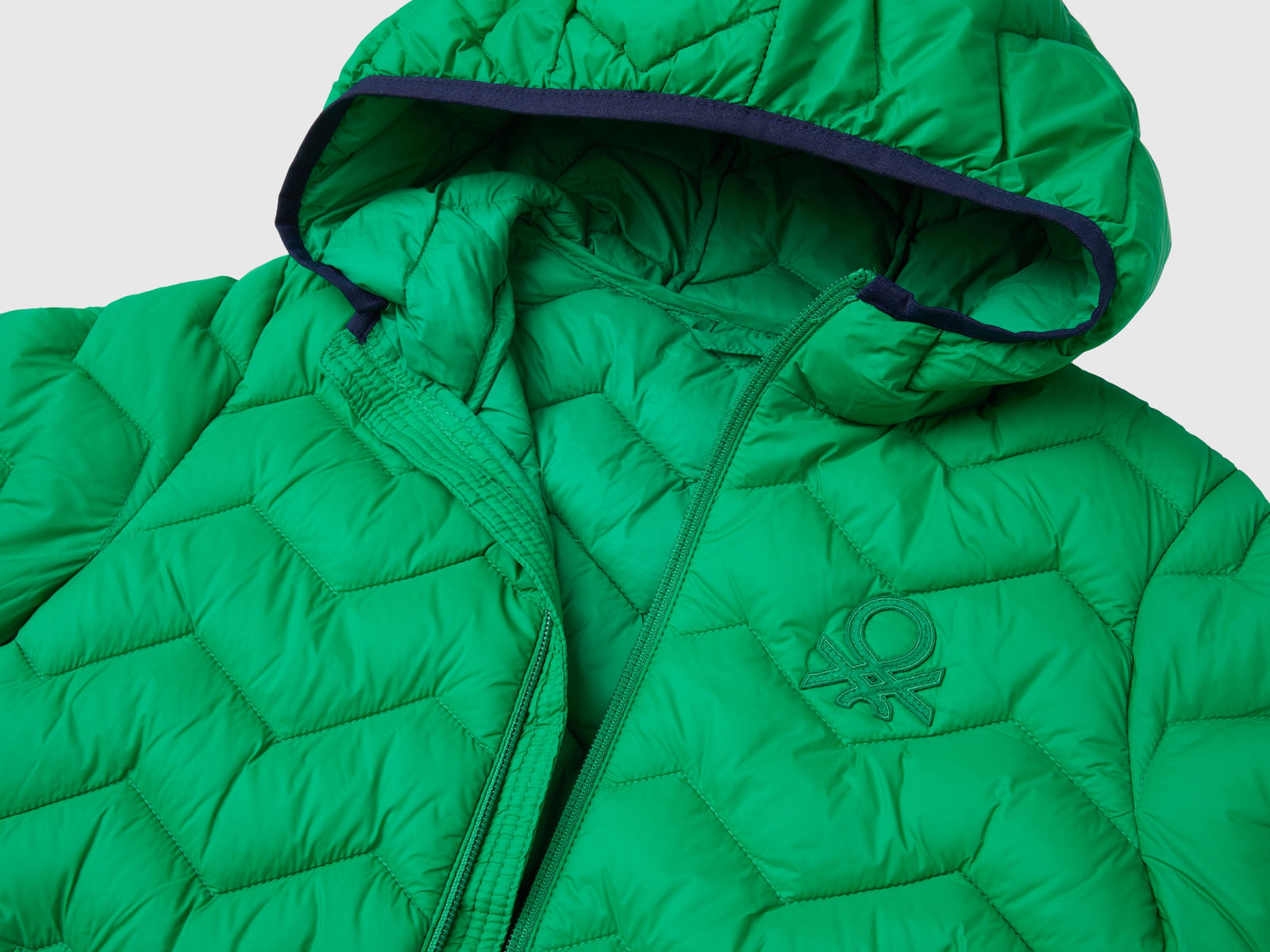 Giubbotto imbottito con cappuccio da bambino verde 3 | Benetton Outlet
