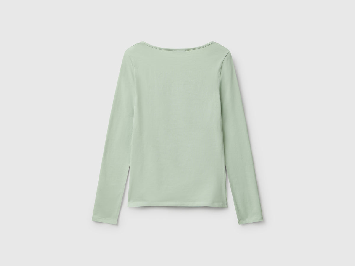 T-shirt con scollo ampio