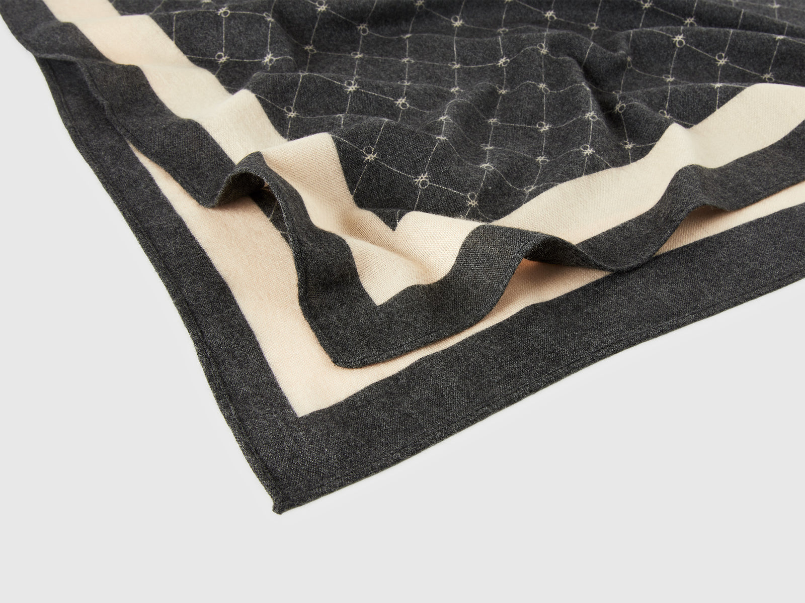 Foulard Monogram da donna nero 2 | Benetton Outlet