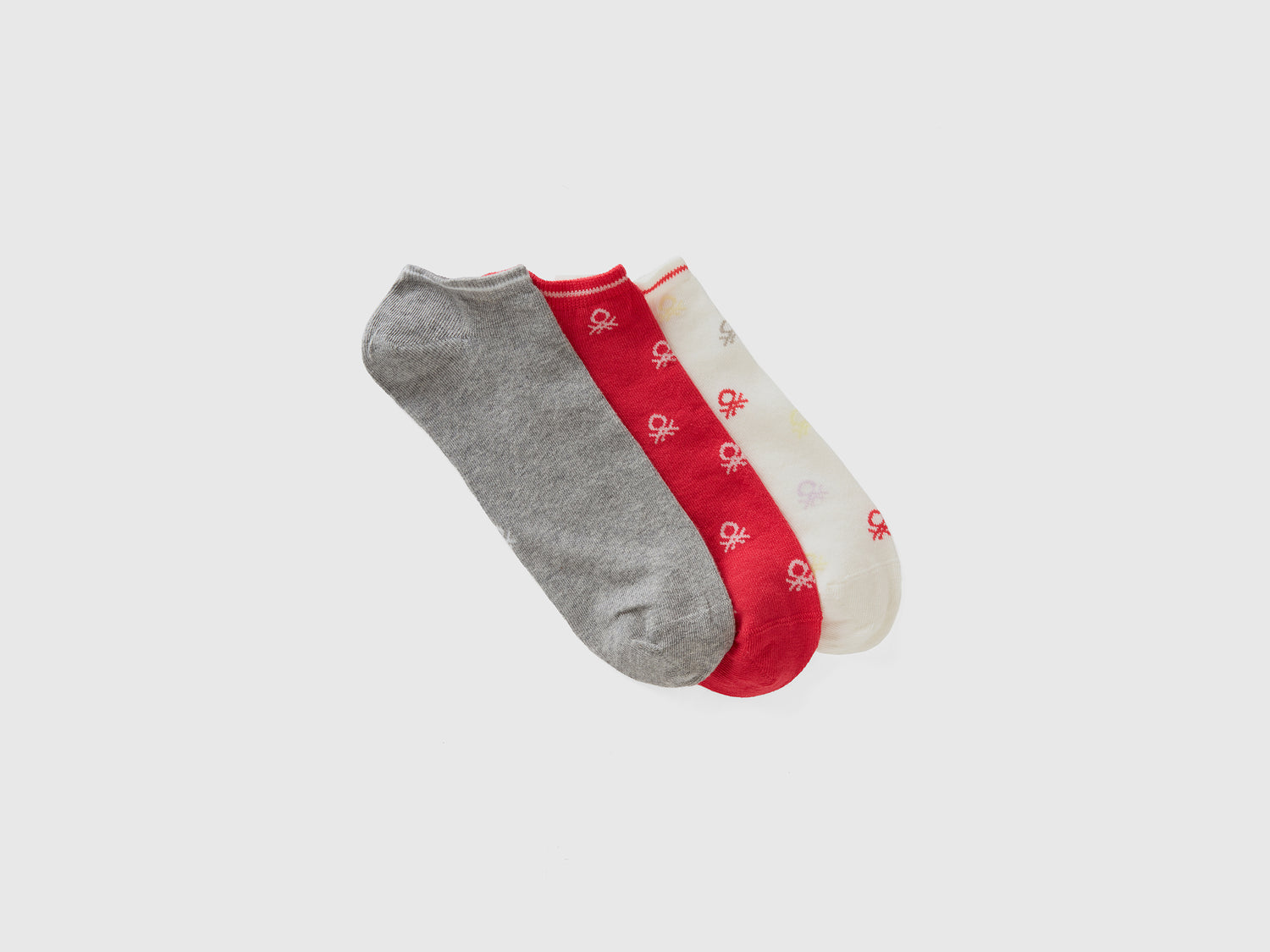Tre paia di calzini corti con logo da uomo multi-color | Benetton Outlet