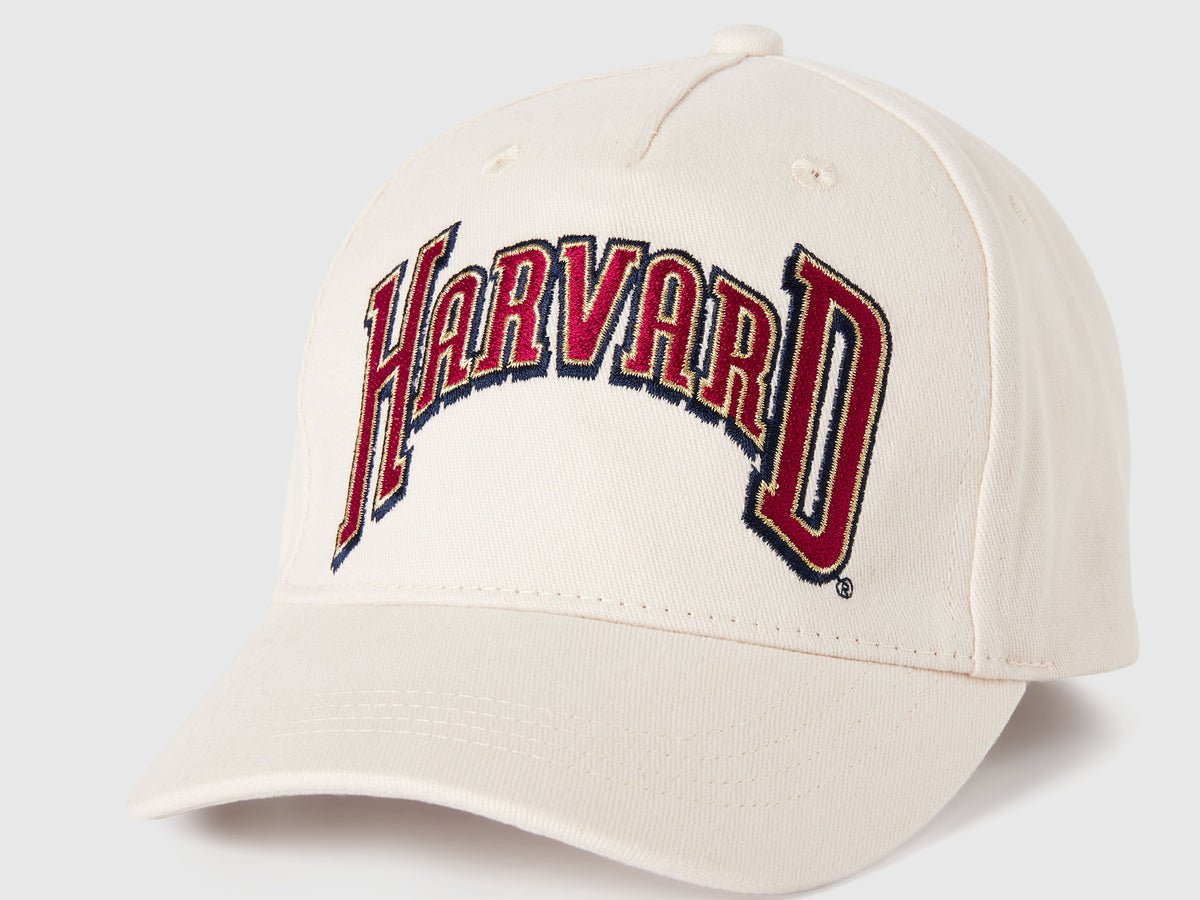 Berretto con ricamo ©Harvard University