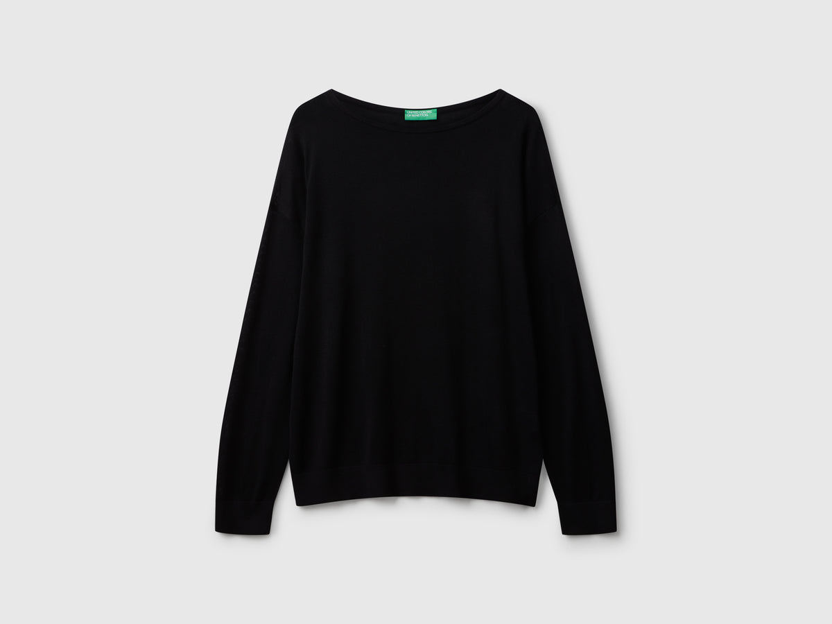 Maglia fluida con scollo a barchetta