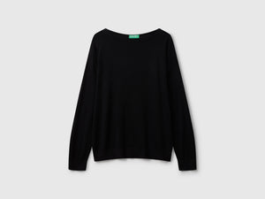 Maglia fluida con scollo a barchetta