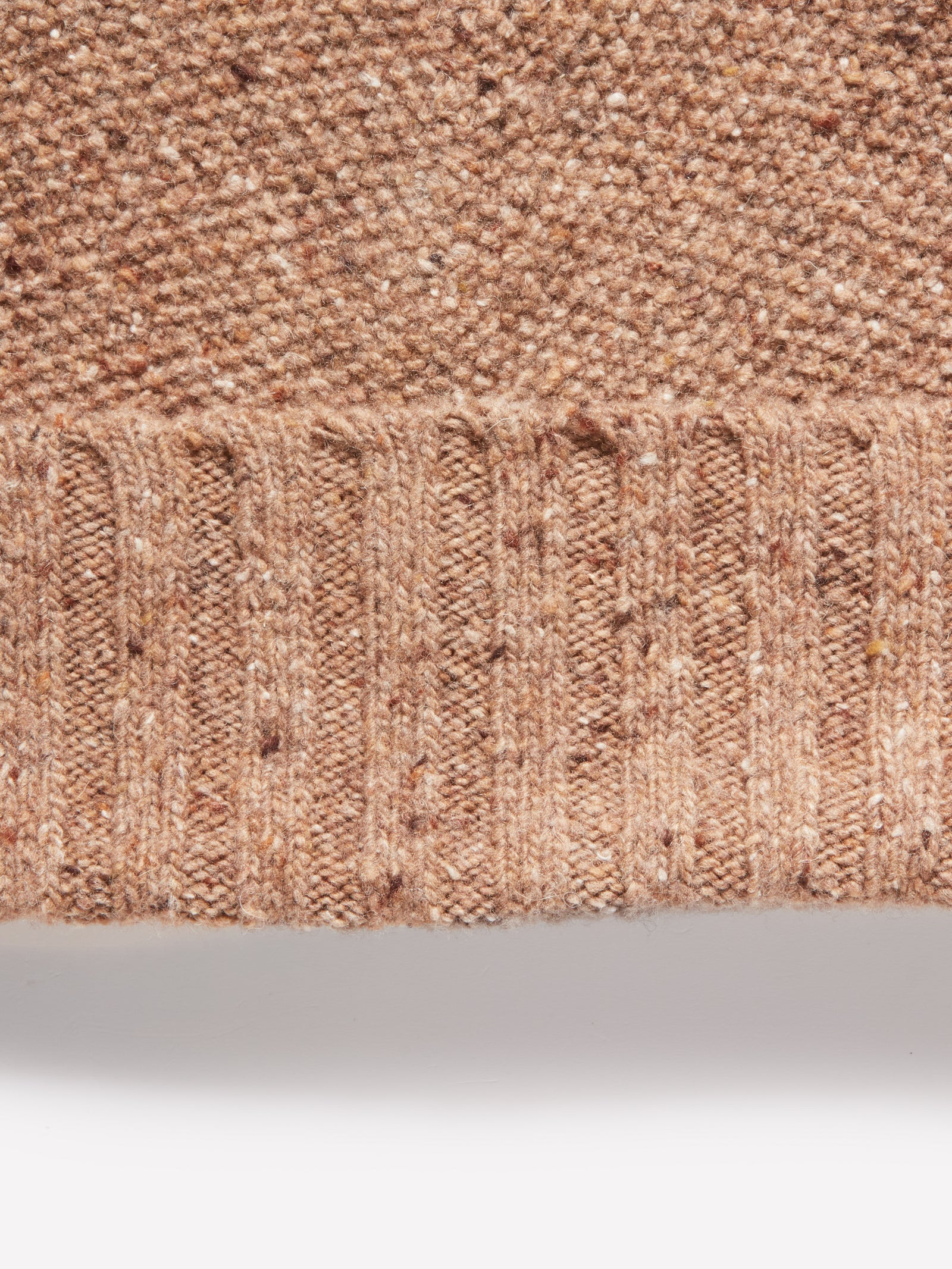Brown knitted beanie da uomo cammello 2 | Sisley Outlet