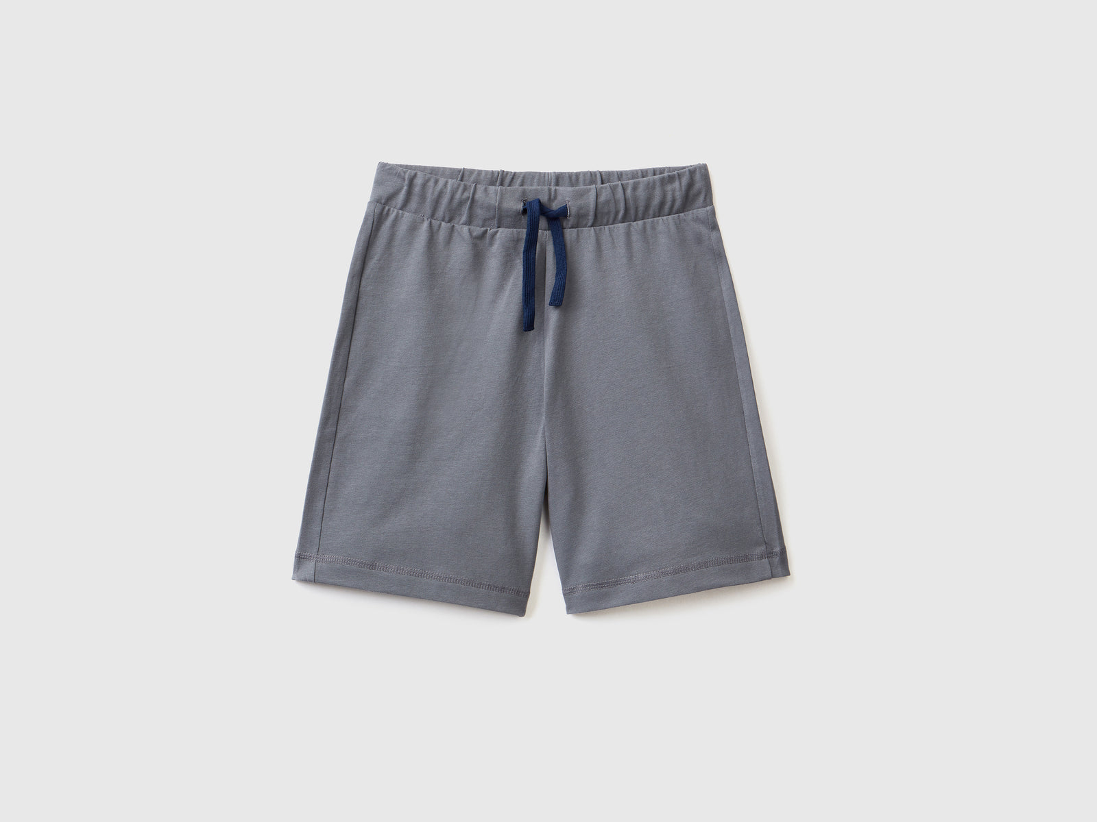 Pantaloni corti in puro cotone da bambino grigio scuro | Benetton Outlet