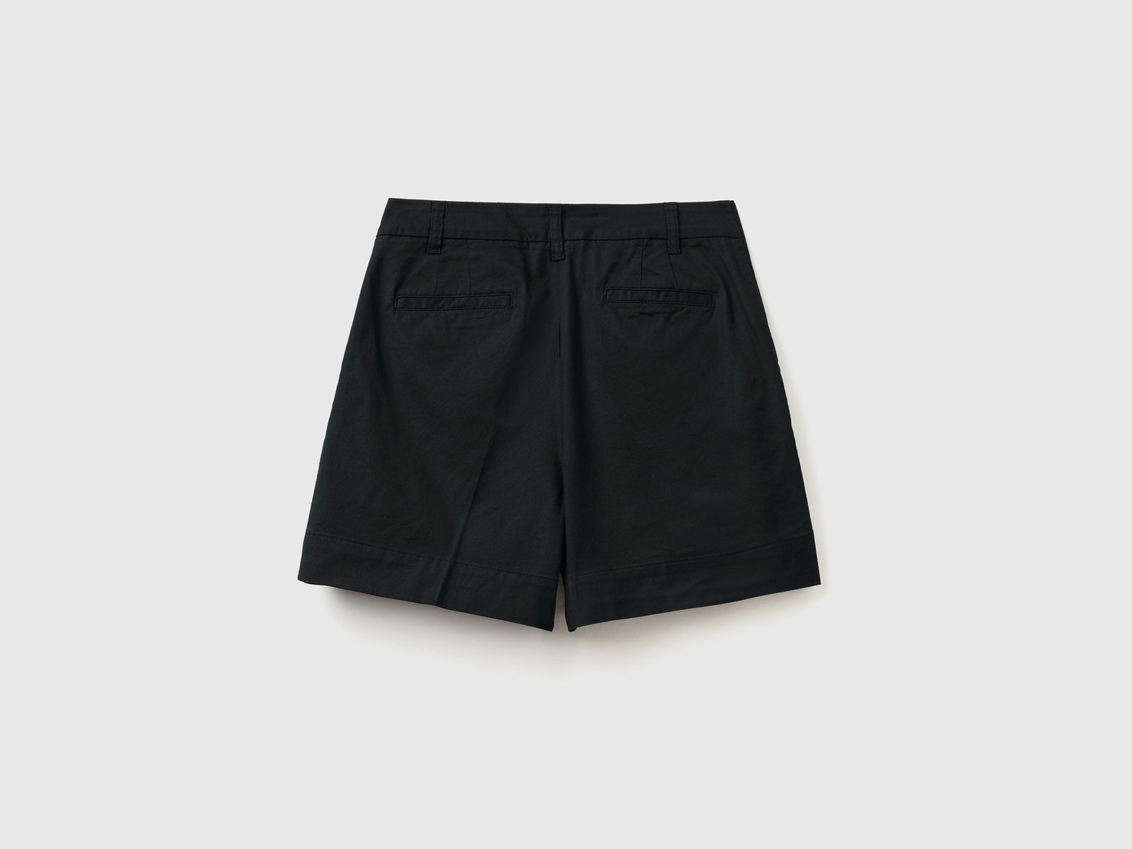 Shorts in cotone elasticizzato da donna nero 2 | Benetton Outlet