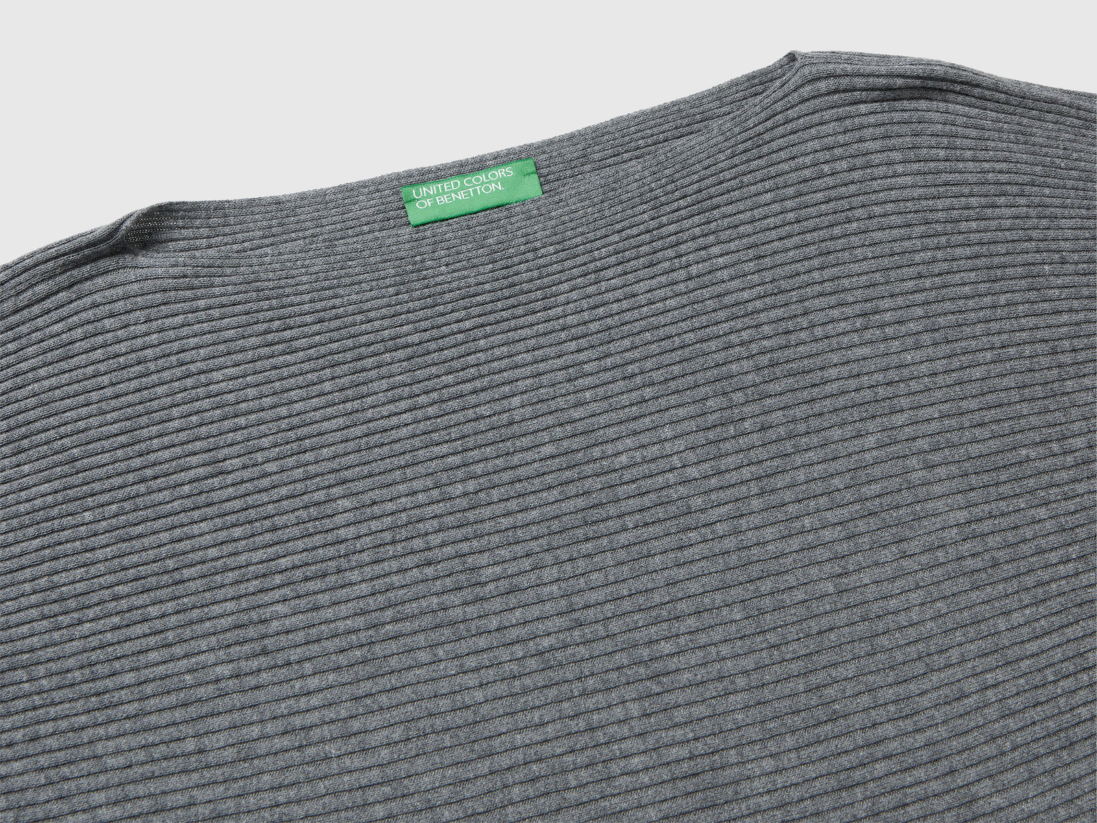 Maglia con scollo a barchetta da donna grigio scuro 3 | Benetton Outlet