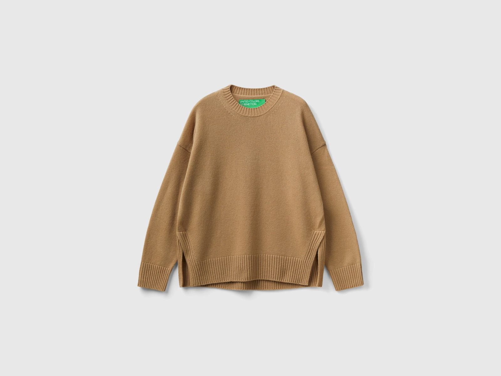 Maglia boxy fit in misto lana da donna cammello | Benetton Outlet