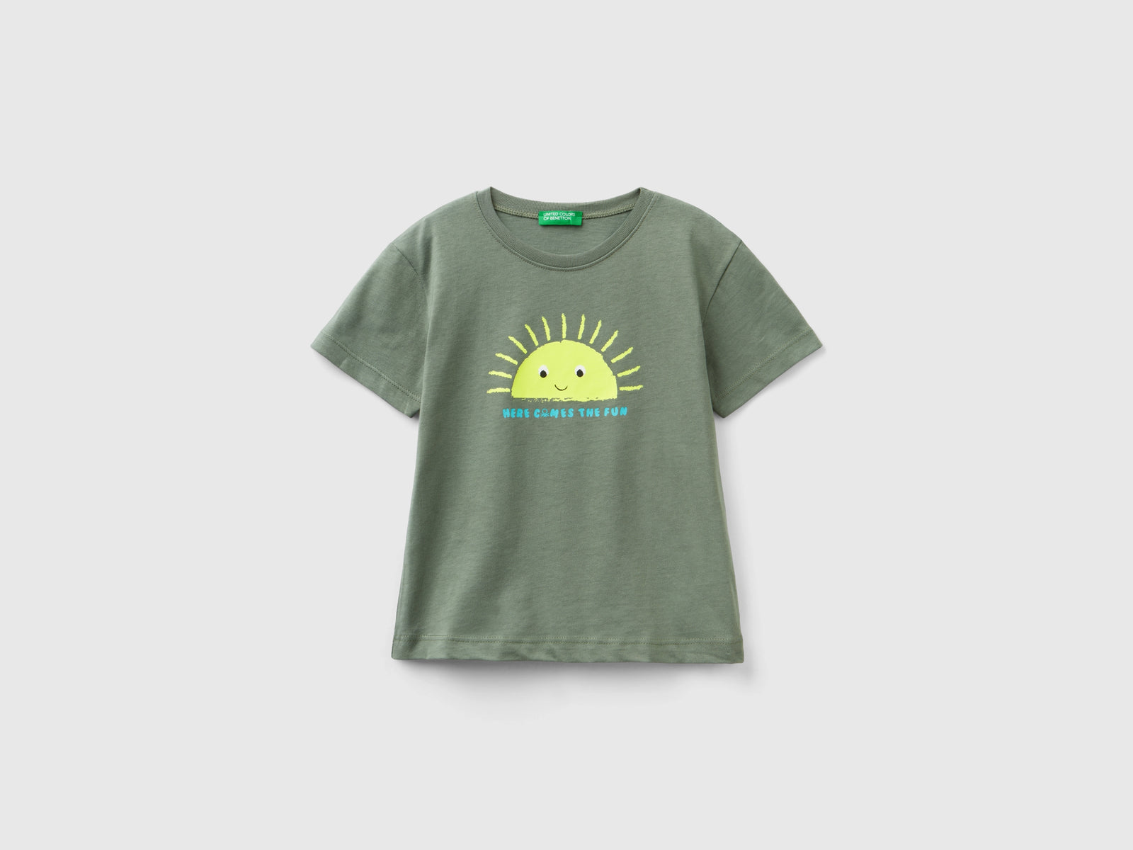 T-shirt con dettagli fluo da bimbo verde militare | Benetton Outlet