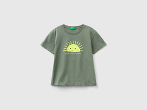 T-shirt con dettagli fluo