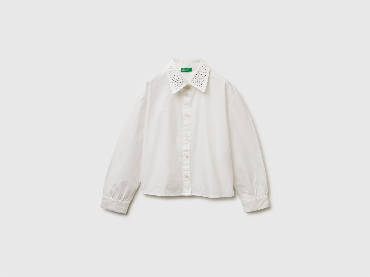 Camicia con applicazioni effetto gioiello
