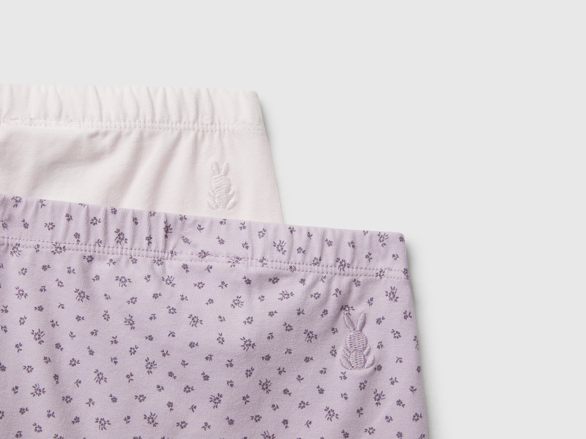 Due pantaloni in cotone
