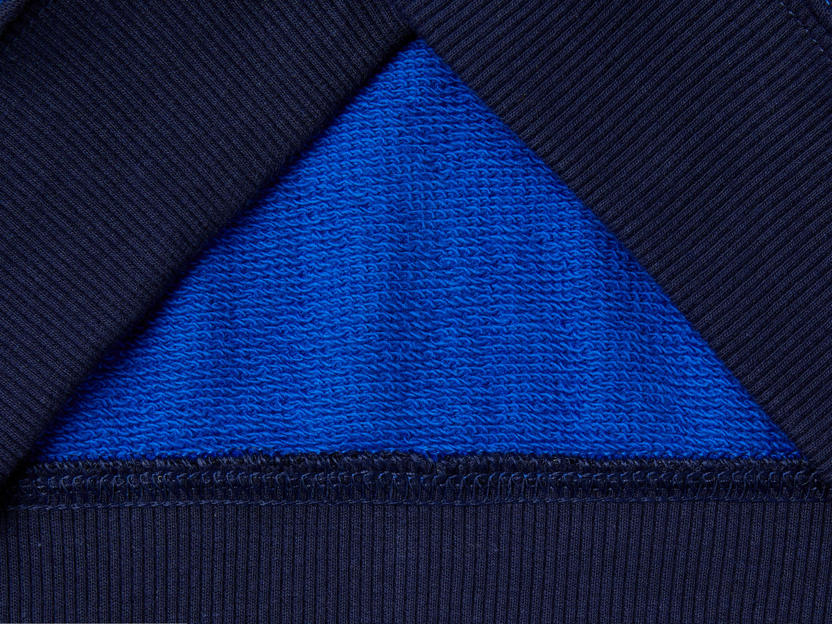 Felpa con zip e ricamo logo