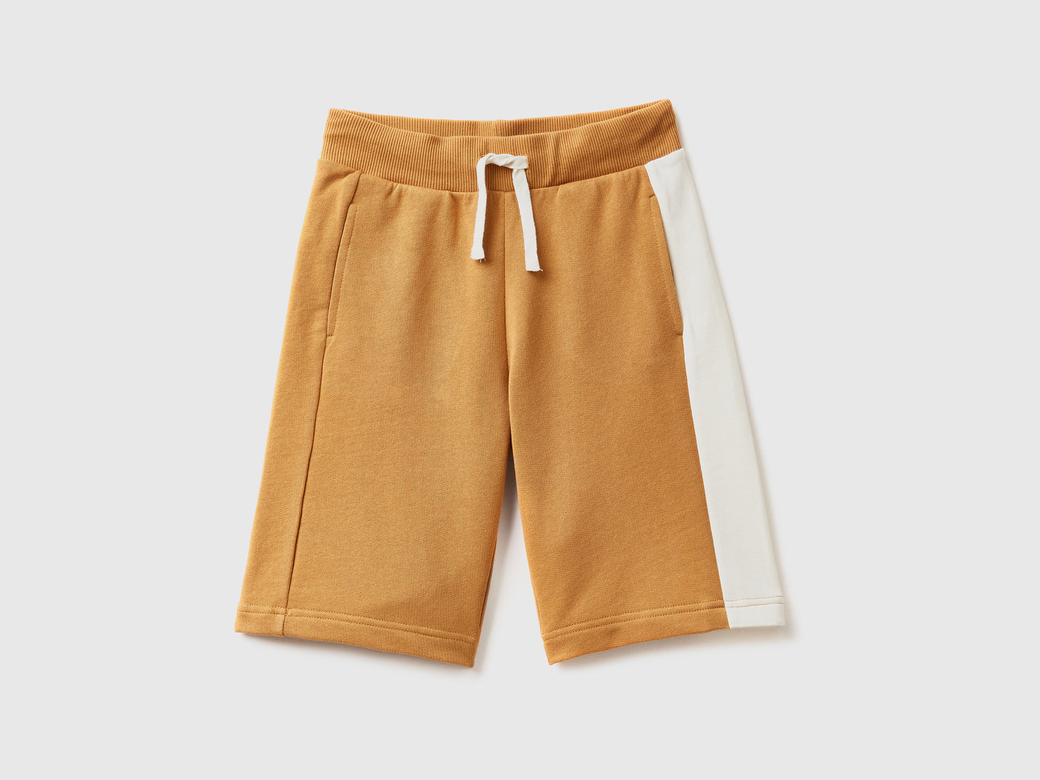 Pantaloni corti in felpa di puro cotone da bambino cammello | Benetton Outlet
