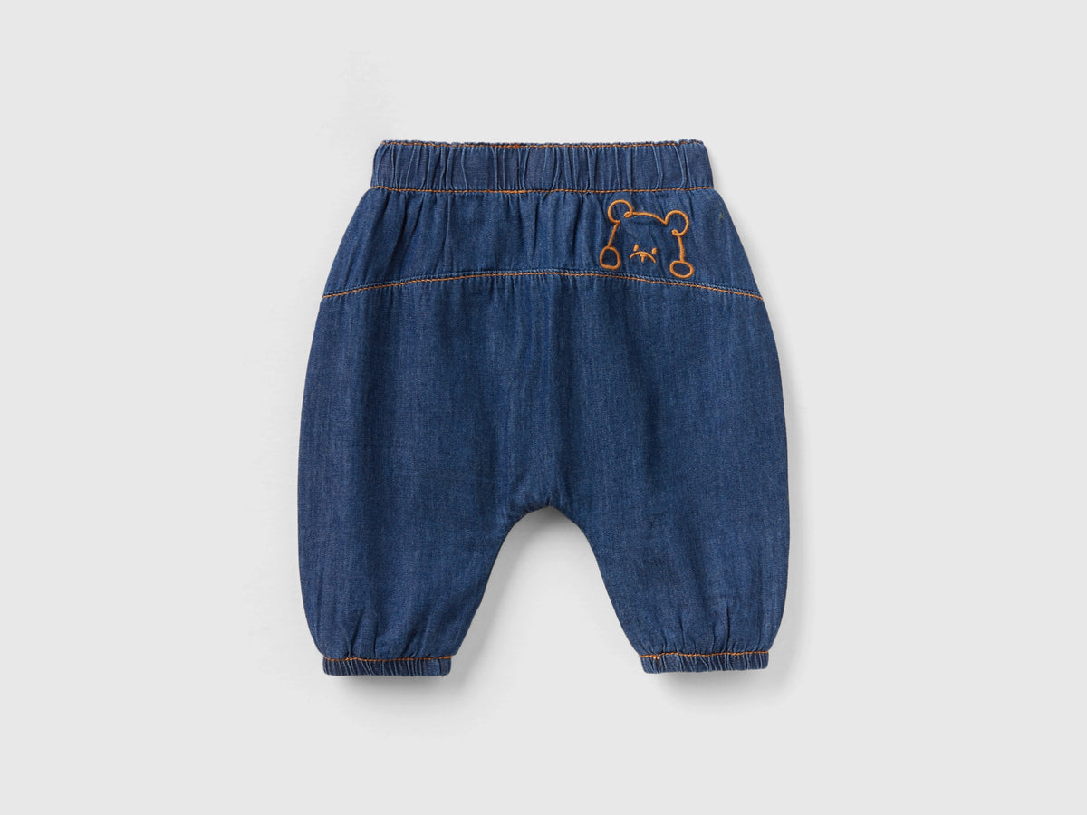 Pantaloni in chambray con orsetto