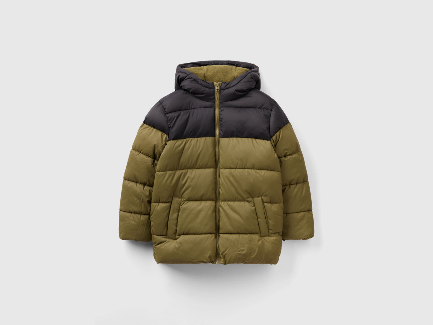 Giubbotto color block con cappuccio da bambino verde militare | Benetton Outlet