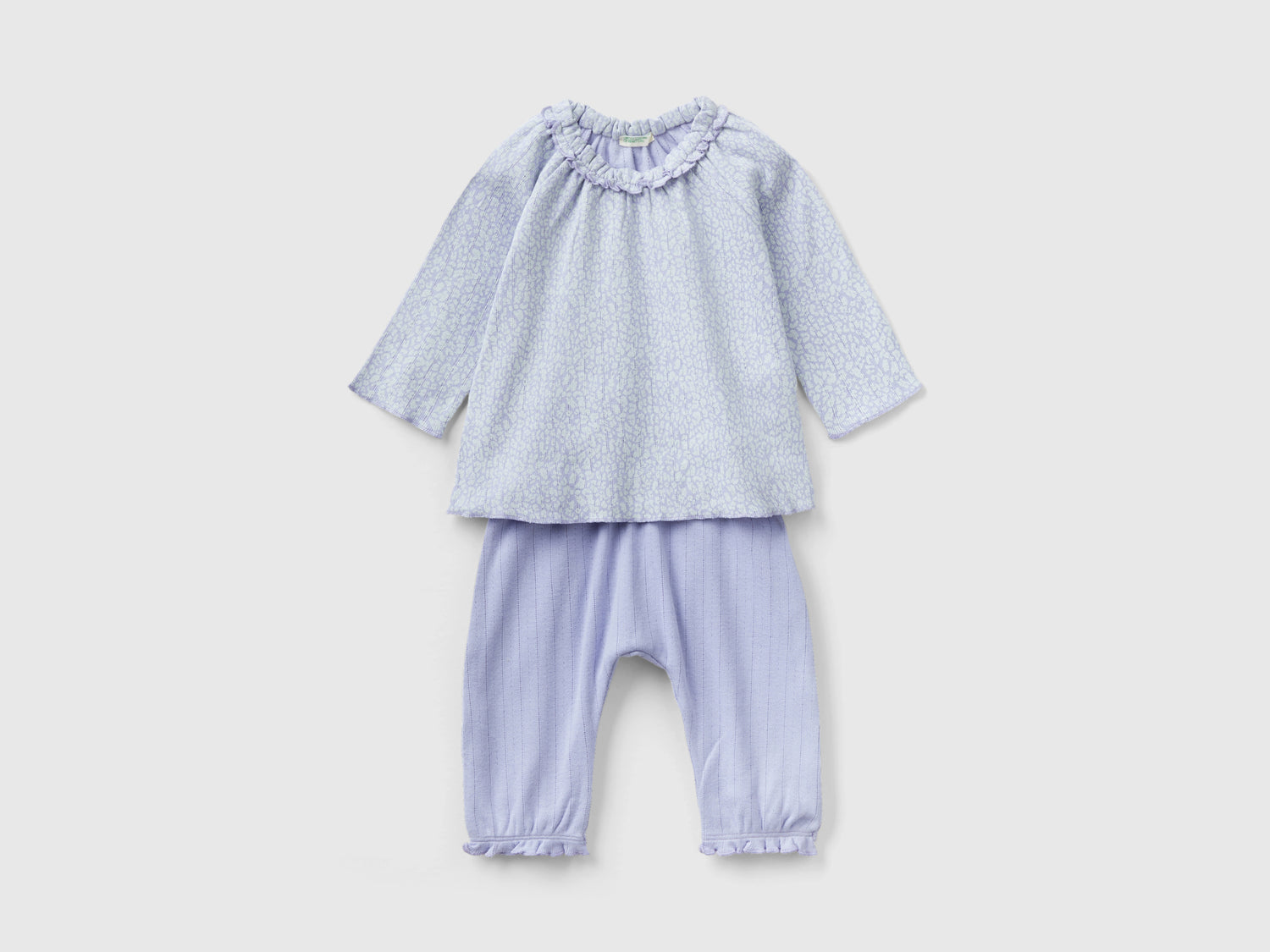 Completo t-shirt e pantaloni da neonato lilla | Benetton Outlet