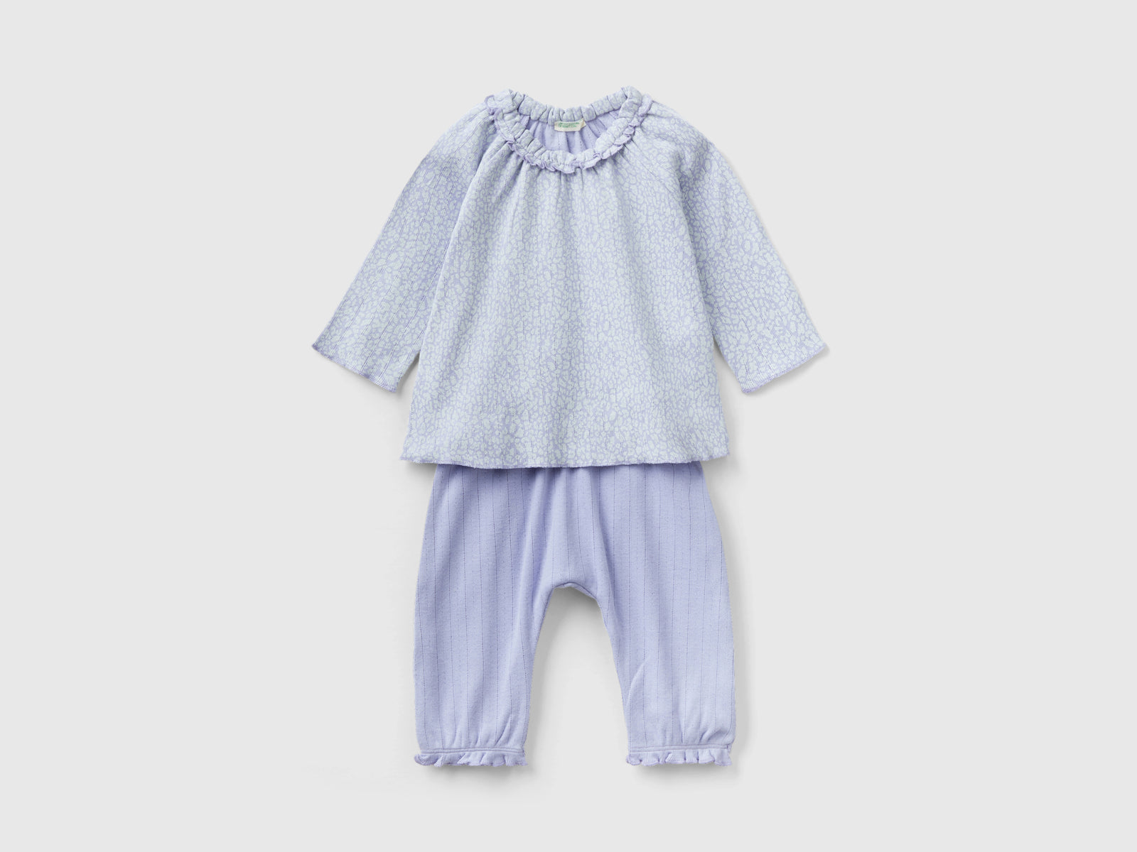 Completo t-shirt e pantaloni da neonato lilla | Benetton Outlet