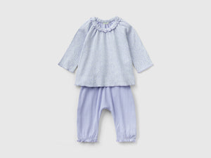 Completo t-shirt e pantaloni