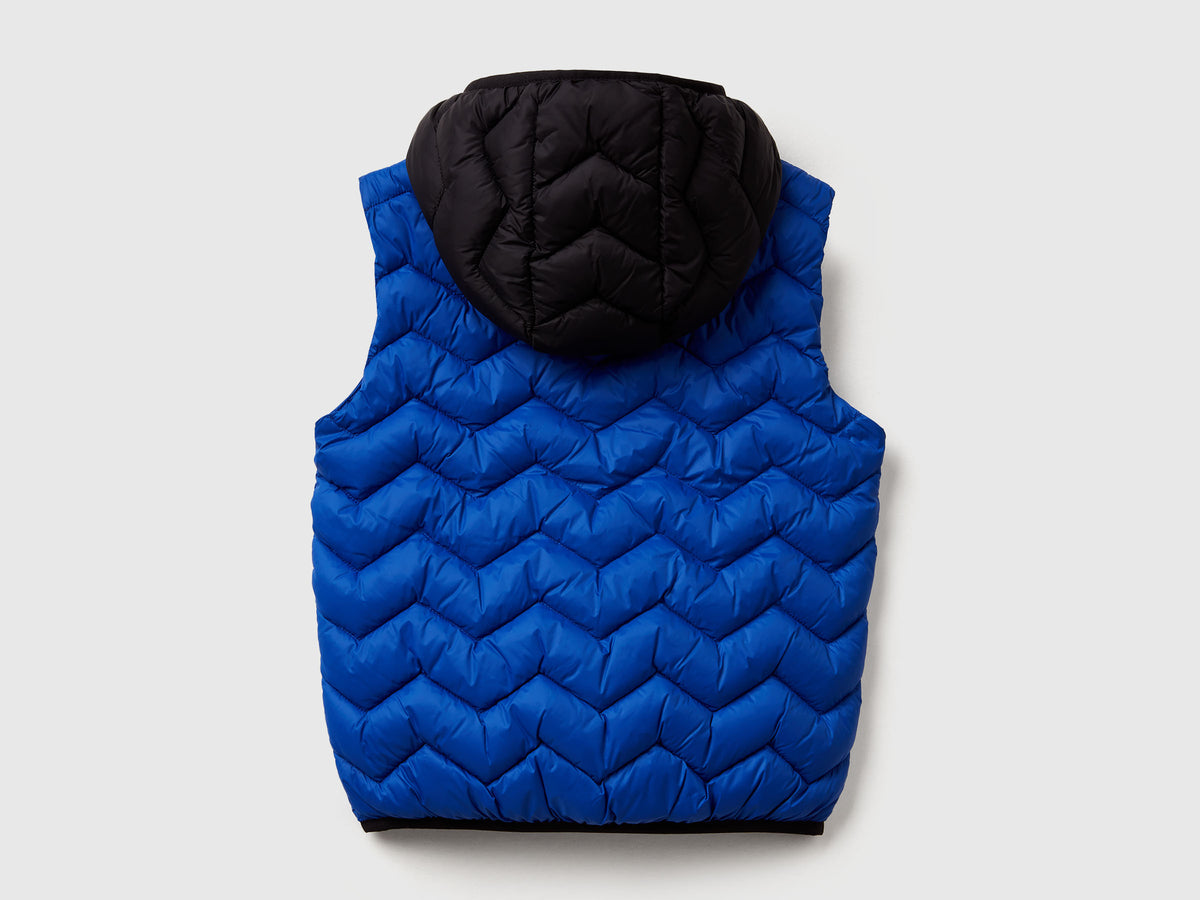 Gilet imbottito con cappuccio
