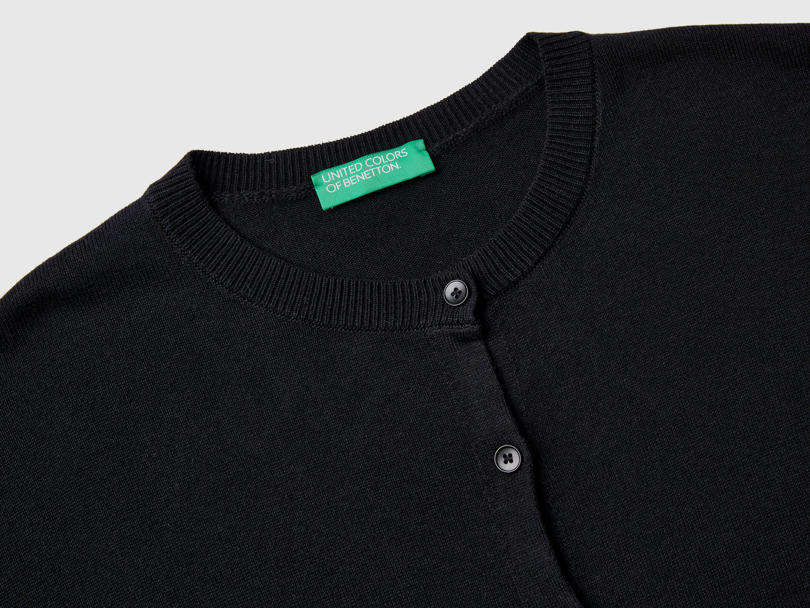 Cardigan girocollo con bottoni da donna nero 5 | Benetton Outlet
