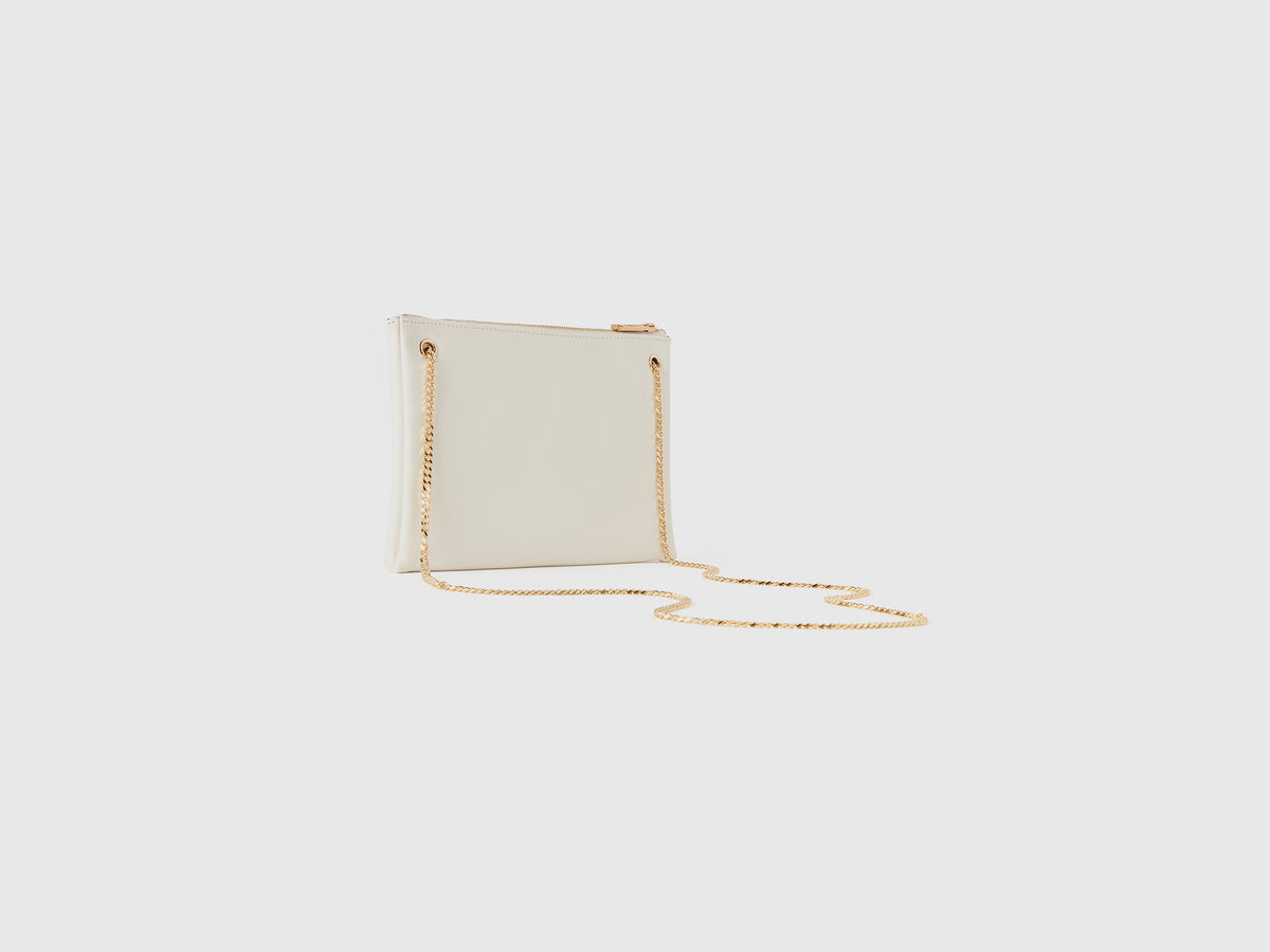 Shoulder pouch