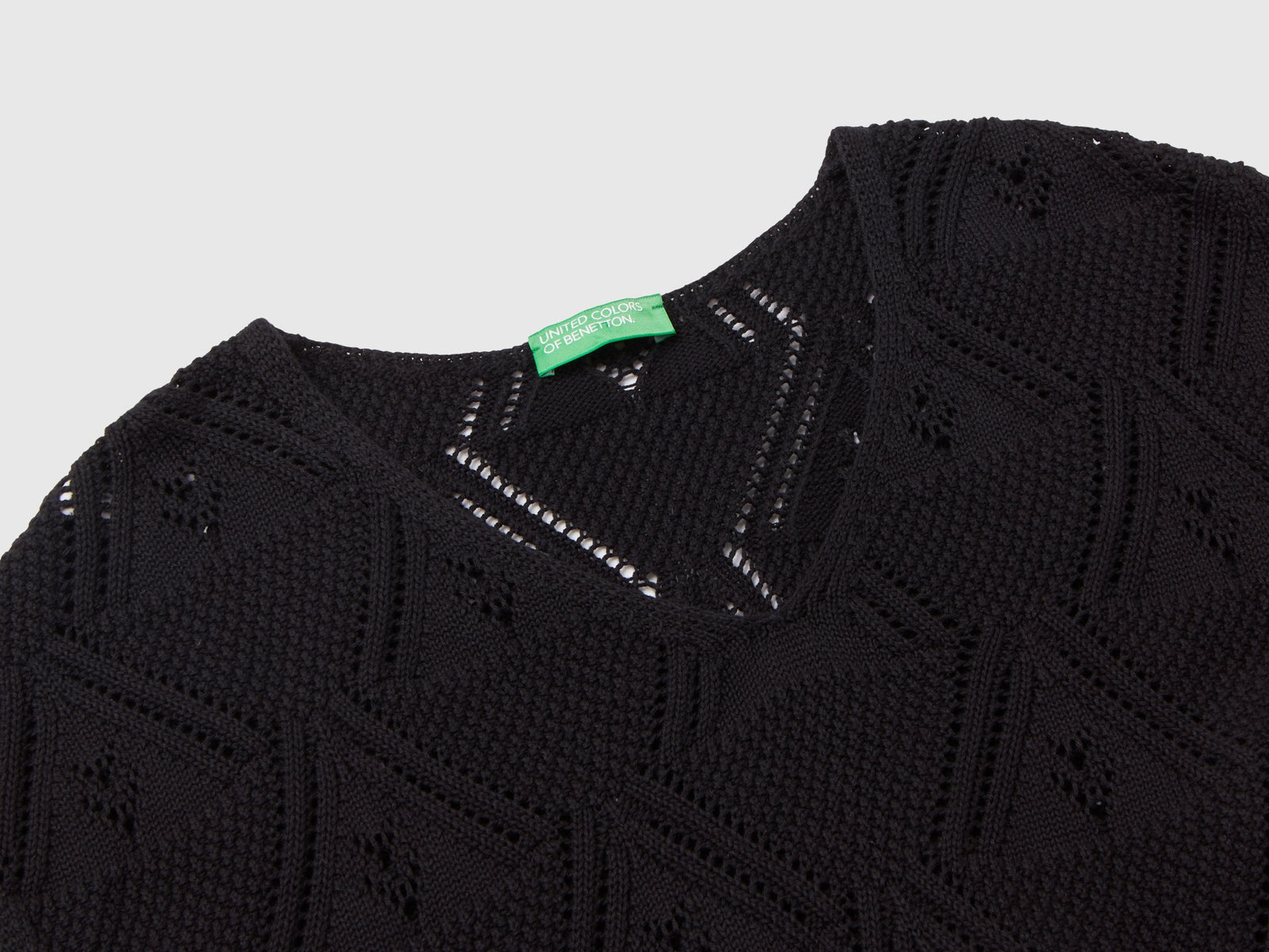 Maglia cropped crochet da donna nero 3 | Benetton Outlet