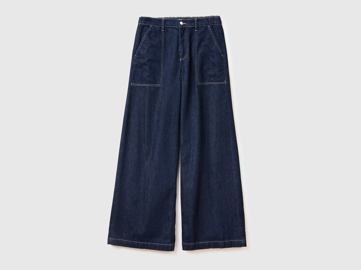 Jeans ampi con tasche