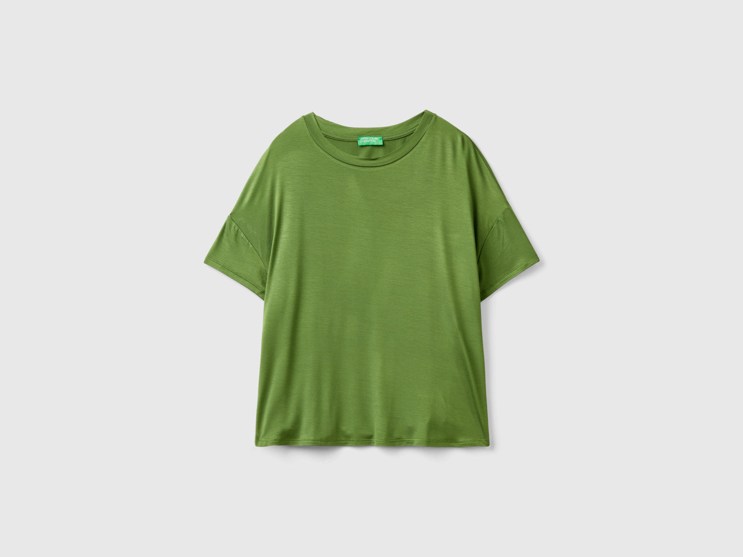 T-shirt in viscosa stretch da donna verde militare | Benetton Outlet
