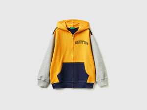 Felpa con zip e ricamo logo