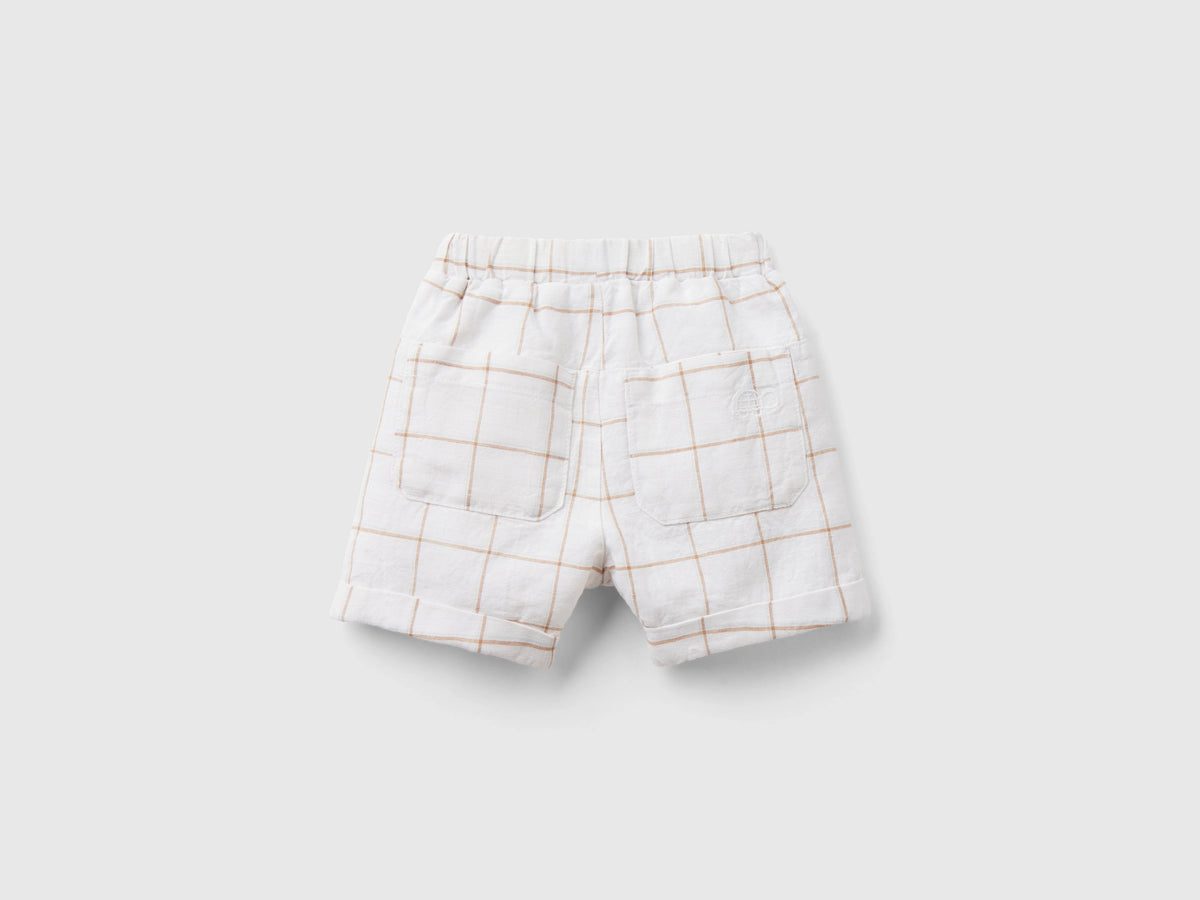 Shorts a quadri in misto lino