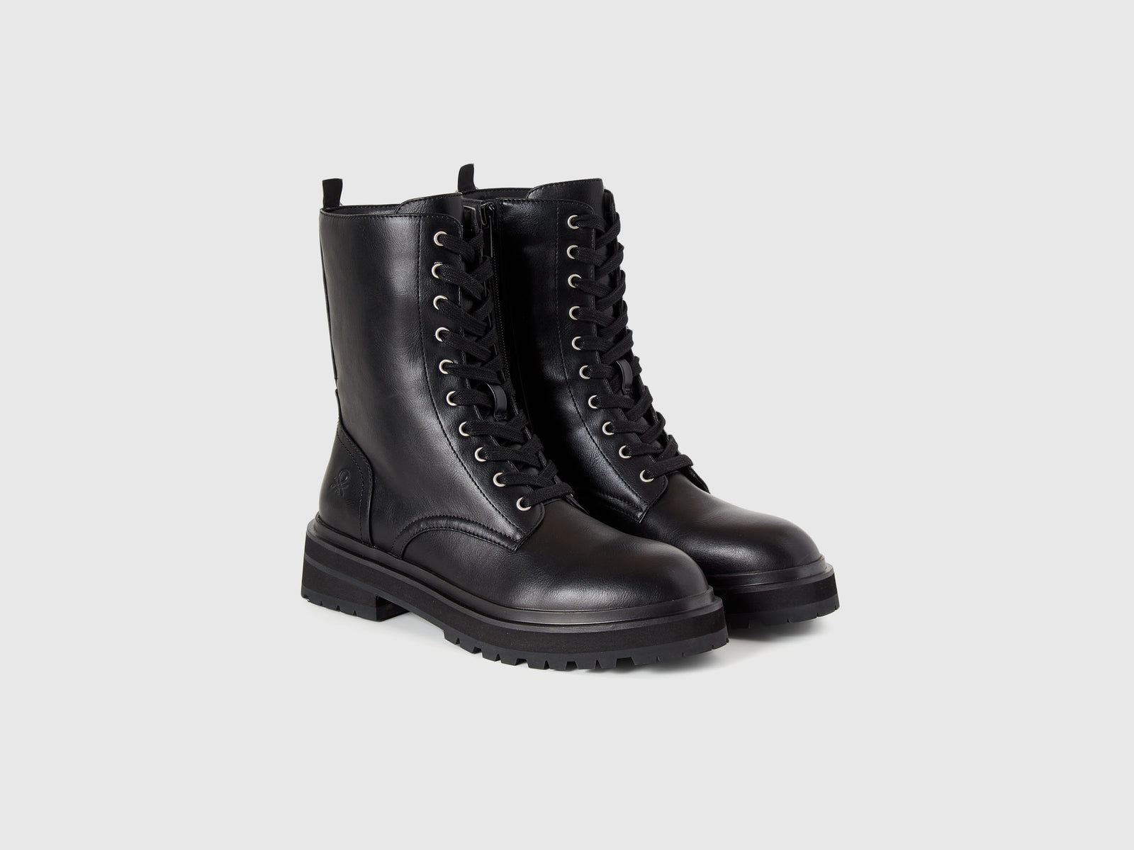 Anfibi alti stringati da donna nero 3 | Benetton Outlet