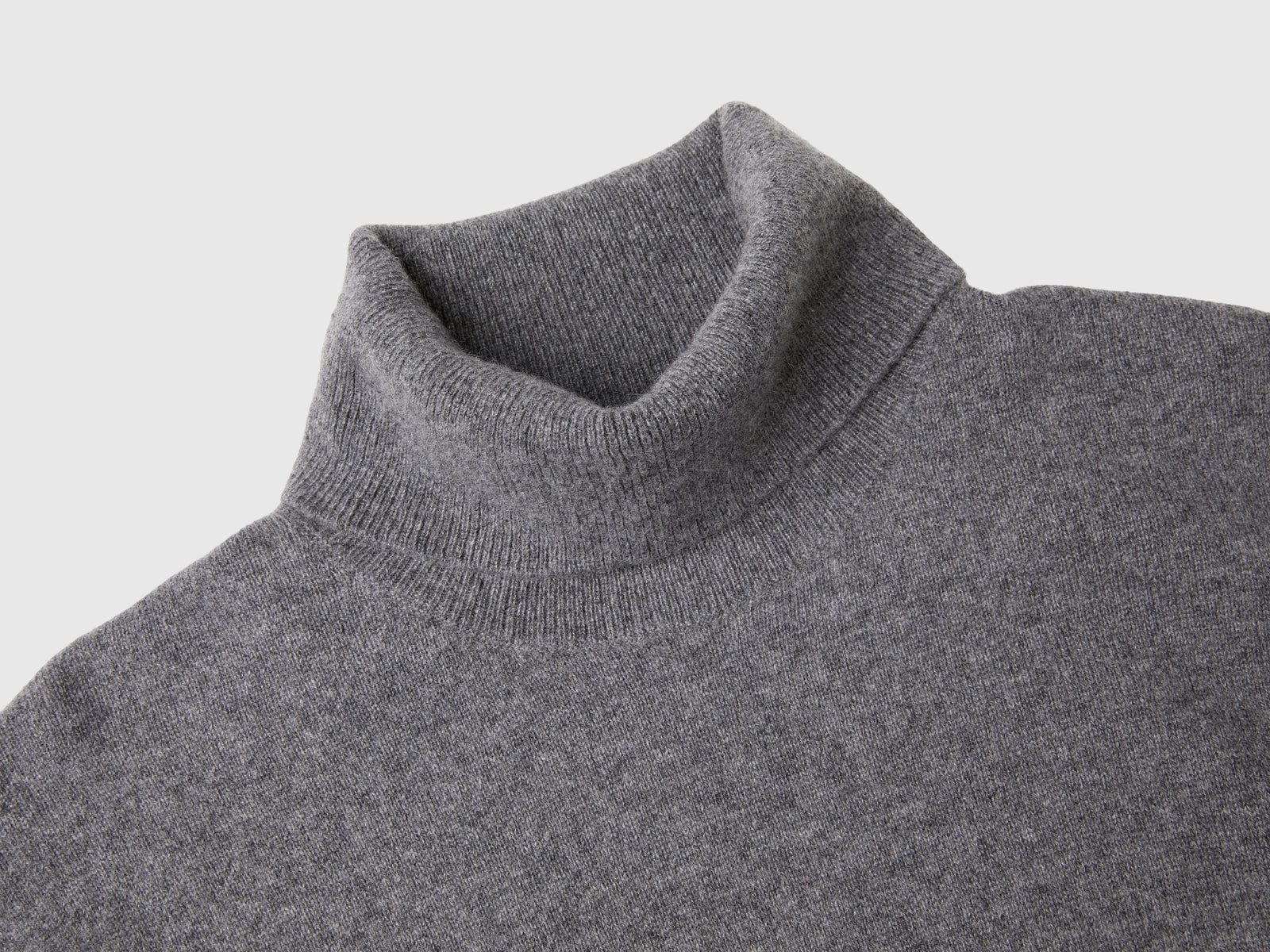 Dolcevita over fit in puro cashmere da donna grigio scuro 3 | Benetton Outlet