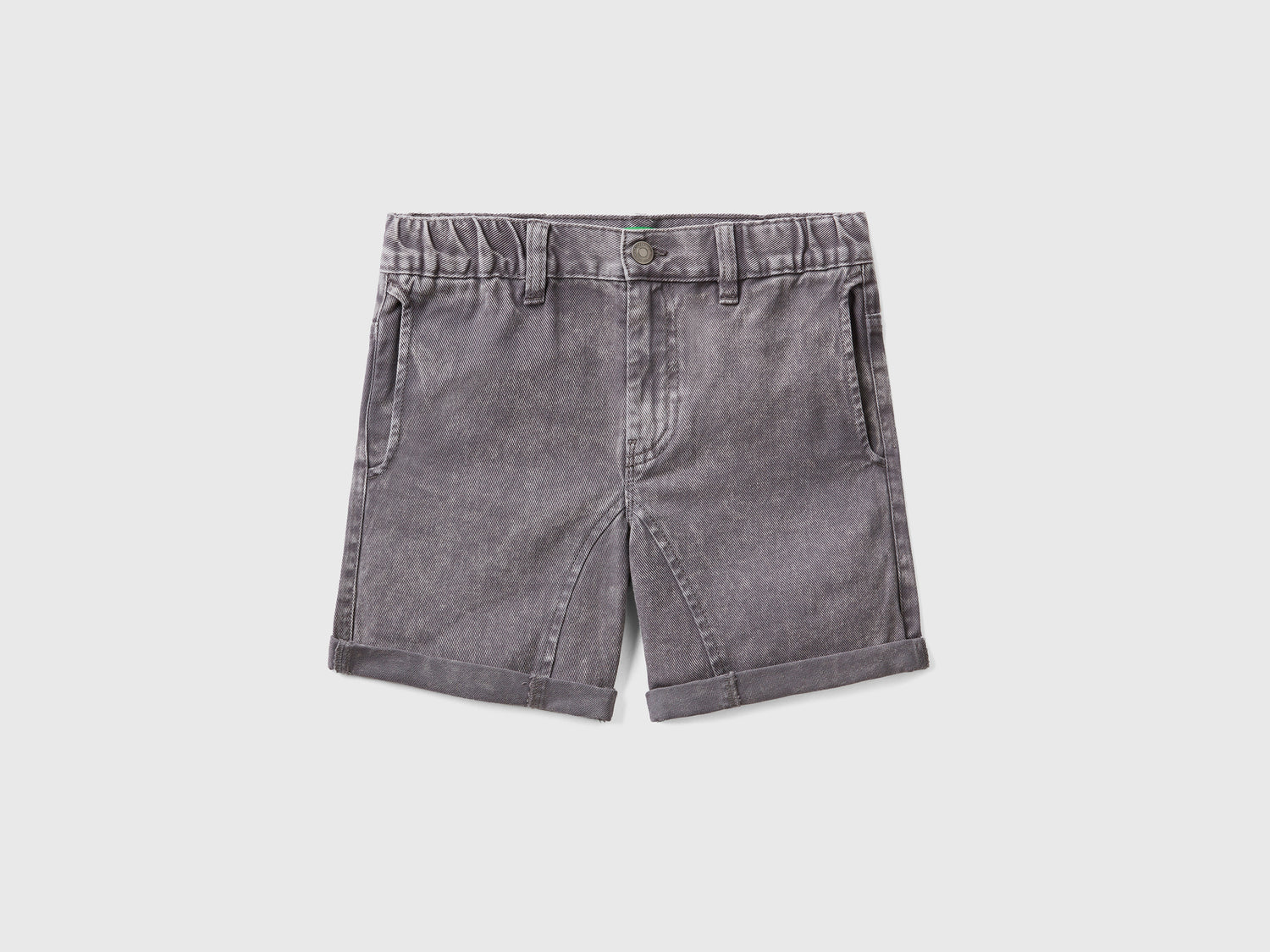 Pantaloni corti in puro cotone tinto capo da bambino grigio scuro | Benetton Outlet